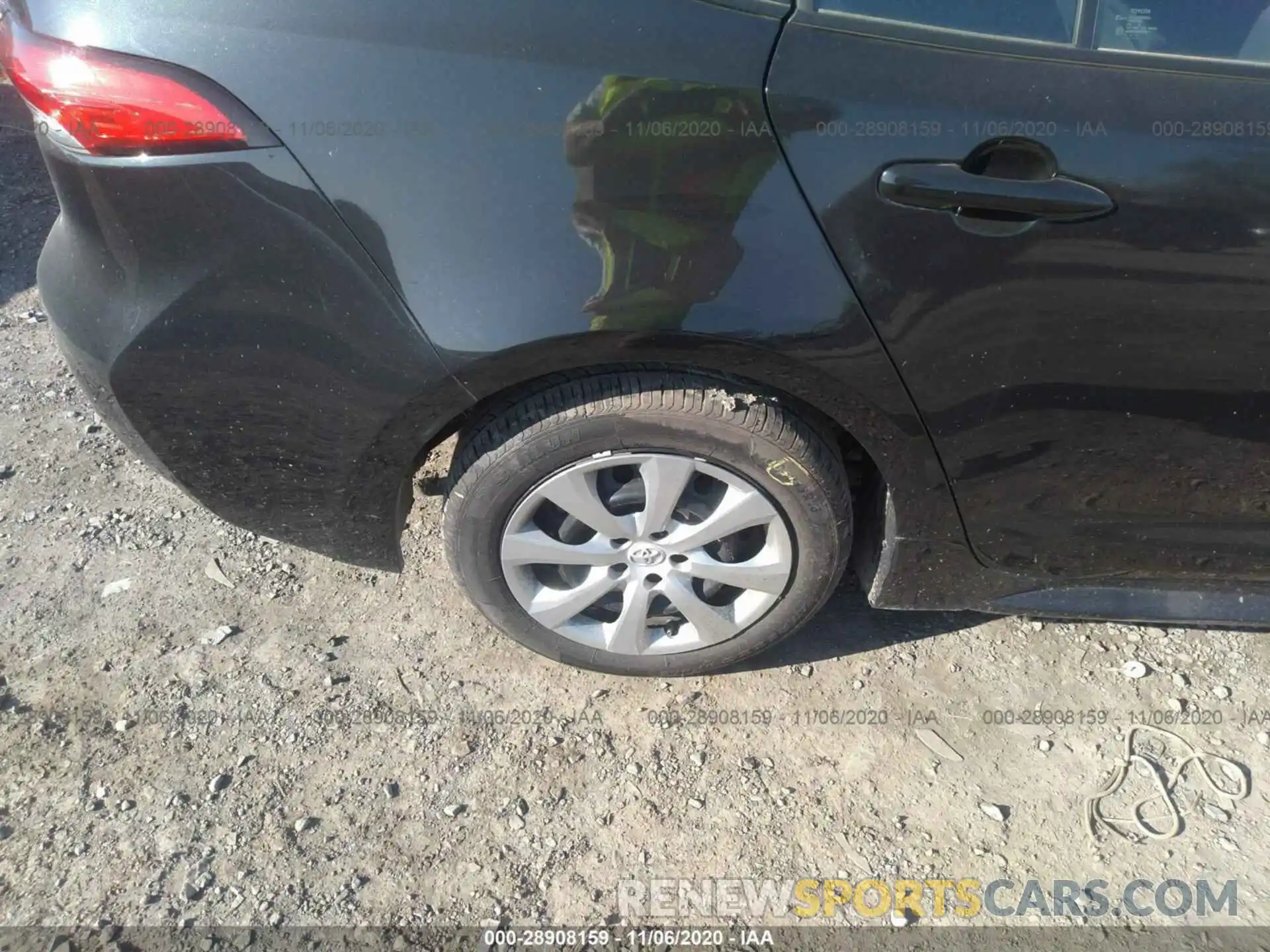 15 Photograph of a damaged car 5YFEPRAE8LP039462 TOYOTA COROLLA 2020