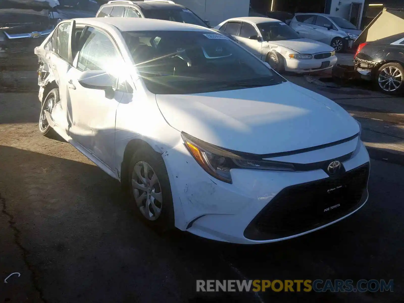 1 Photograph of a damaged car 5YFEPRAE8LP039980 TOYOTA COROLLA 2020