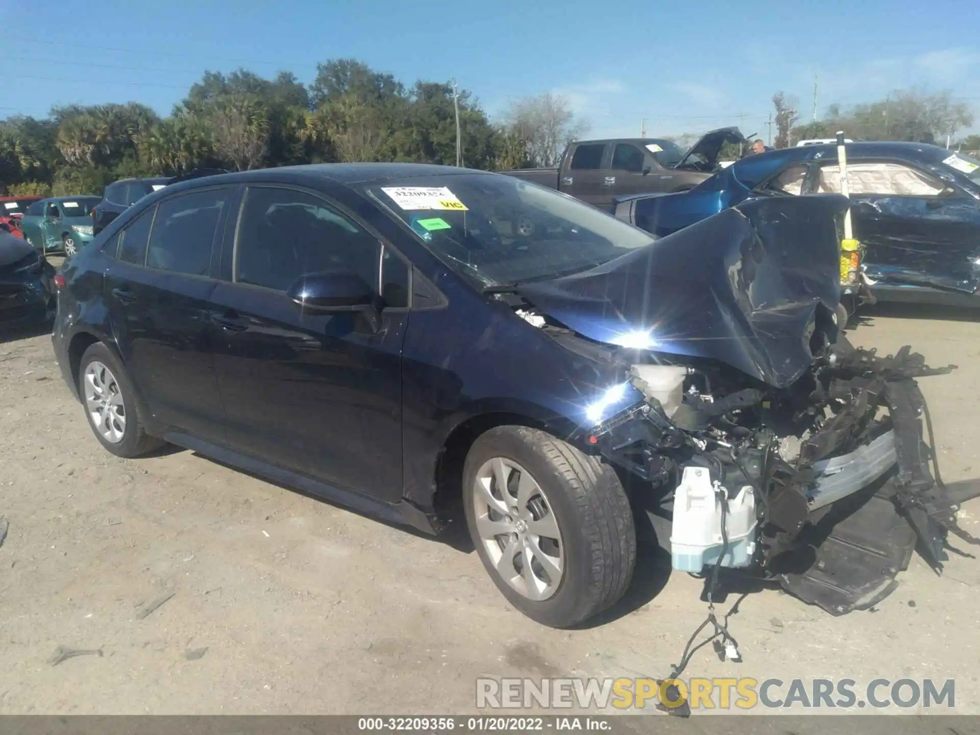 1 Photograph of a damaged car 5YFEPRAE8LP040482 TOYOTA COROLLA 2020