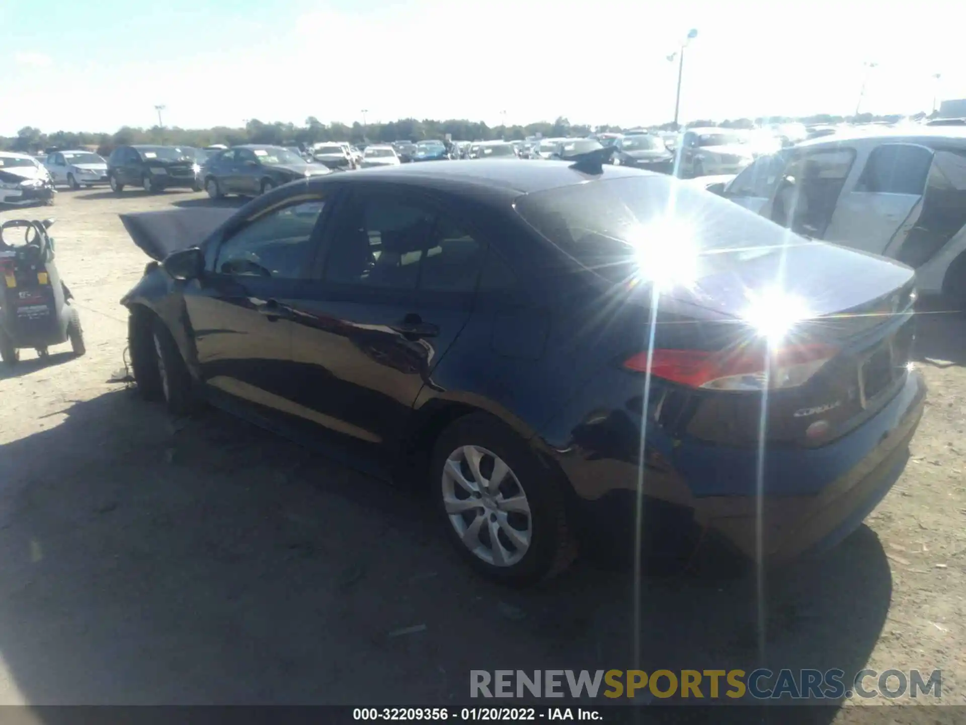 3 Photograph of a damaged car 5YFEPRAE8LP040482 TOYOTA COROLLA 2020