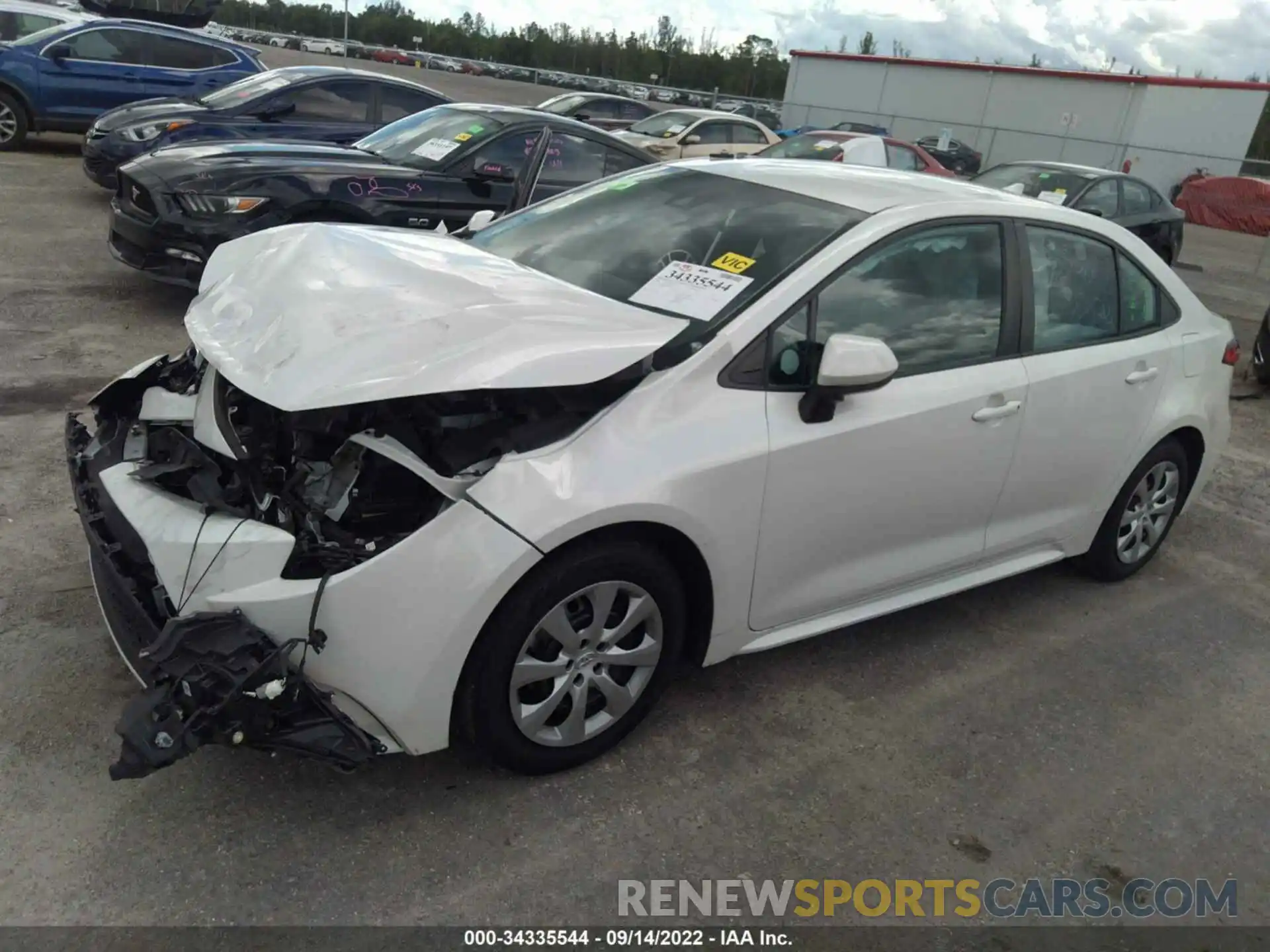 2 Photograph of a damaged car 5YFEPRAE8LP040966 TOYOTA COROLLA 2020