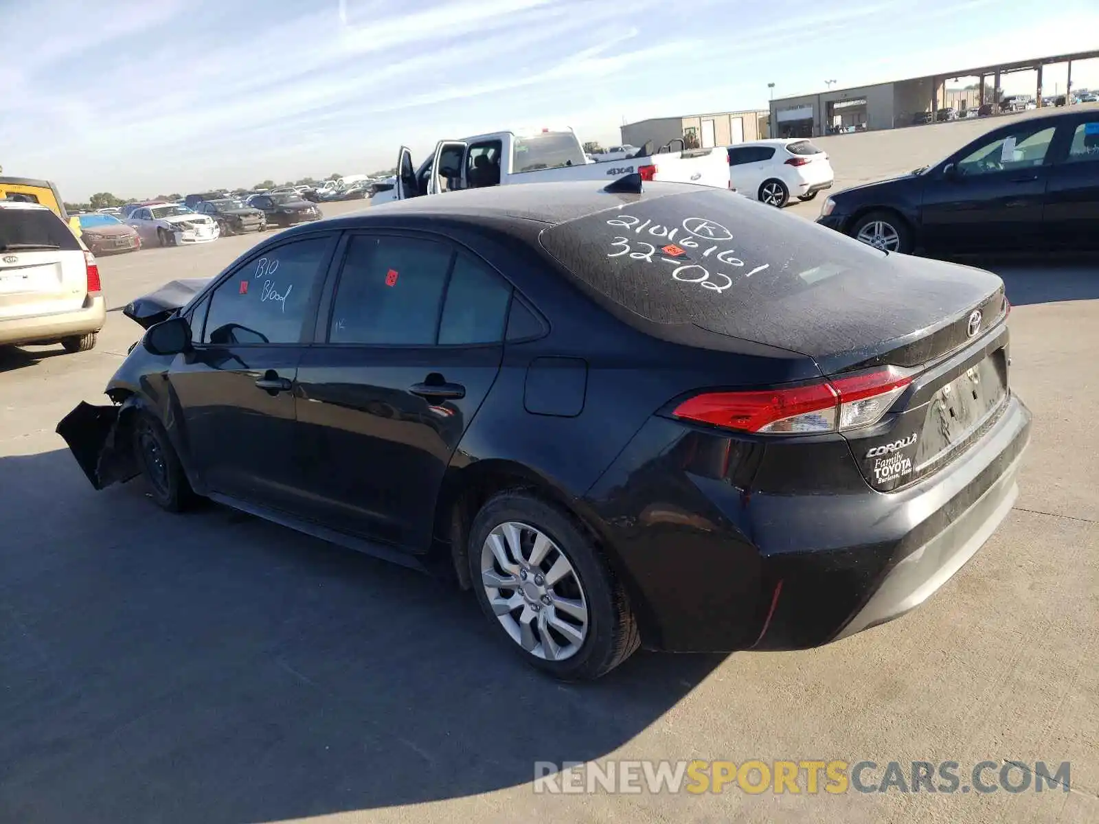 3 Photograph of a damaged car 5YFEPRAE8LP044595 TOYOTA COROLLA 2020