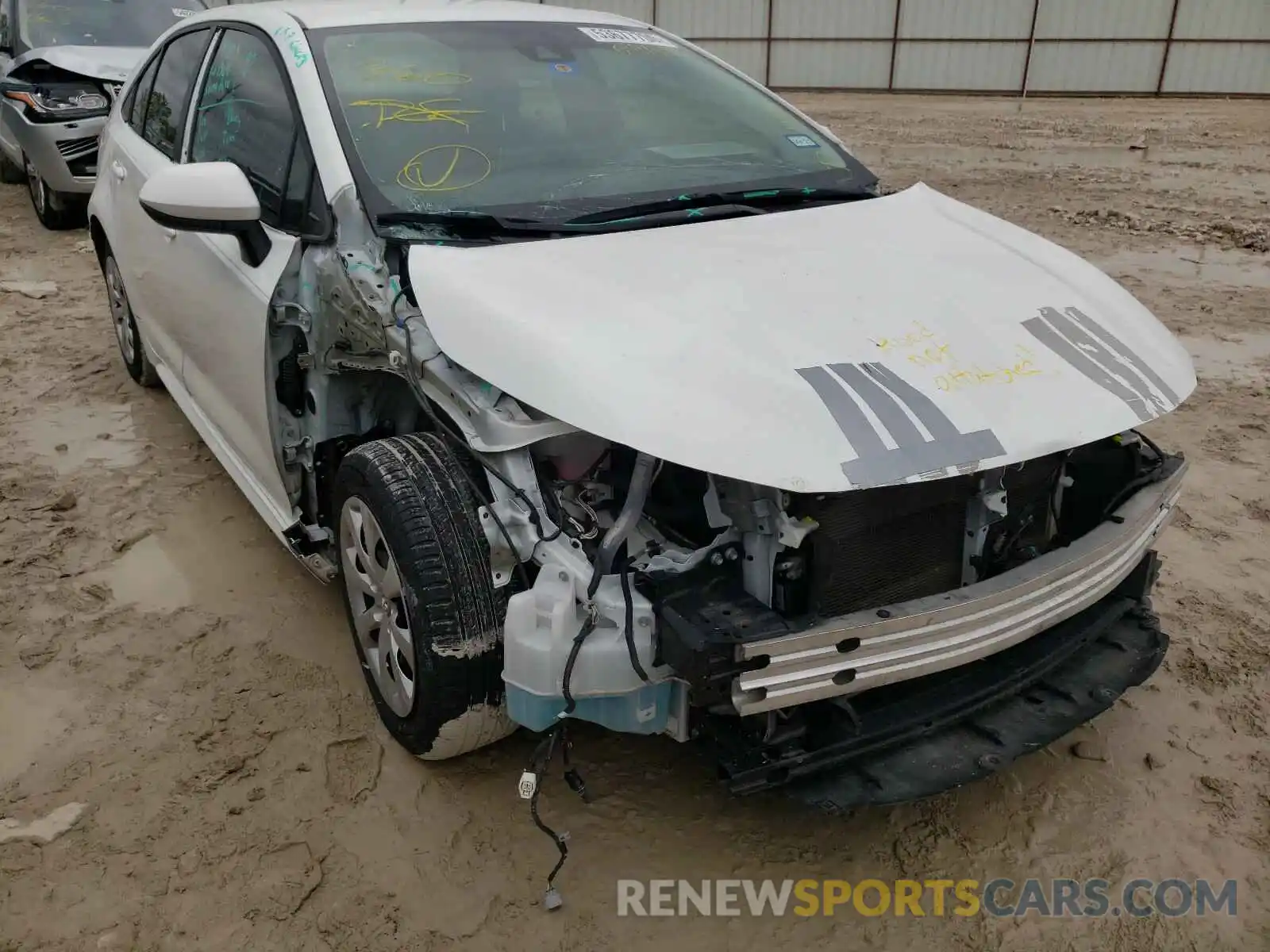 1 Photograph of a damaged car 5YFEPRAE8LP044886 TOYOTA COROLLA 2020