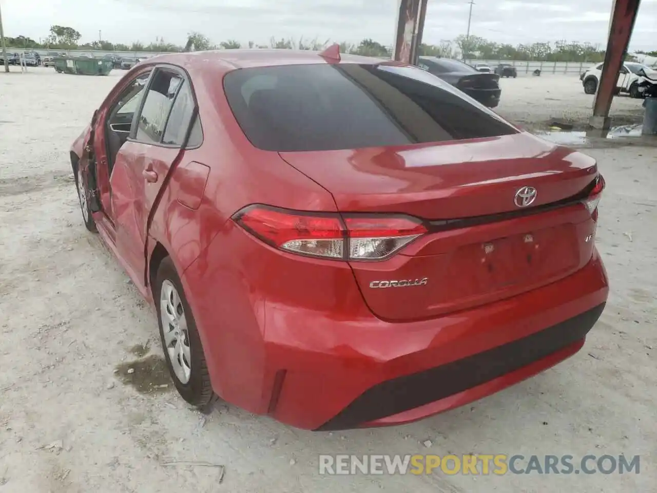 3 Photograph of a damaged car 5YFEPRAE8LP045181 TOYOTA COROLLA 2020