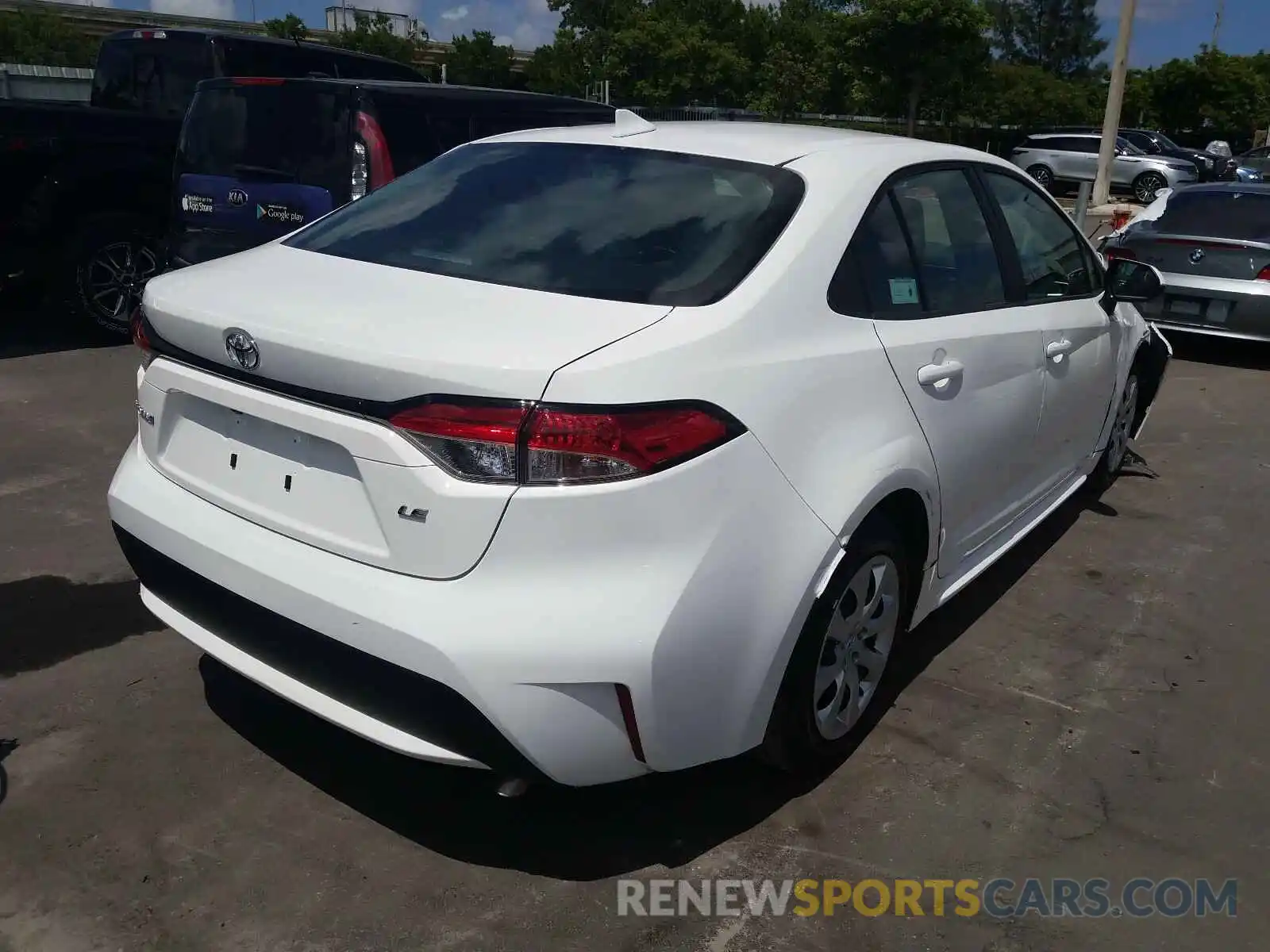 4 Photograph of a damaged car 5YFEPRAE8LP048095 TOYOTA COROLLA 2020