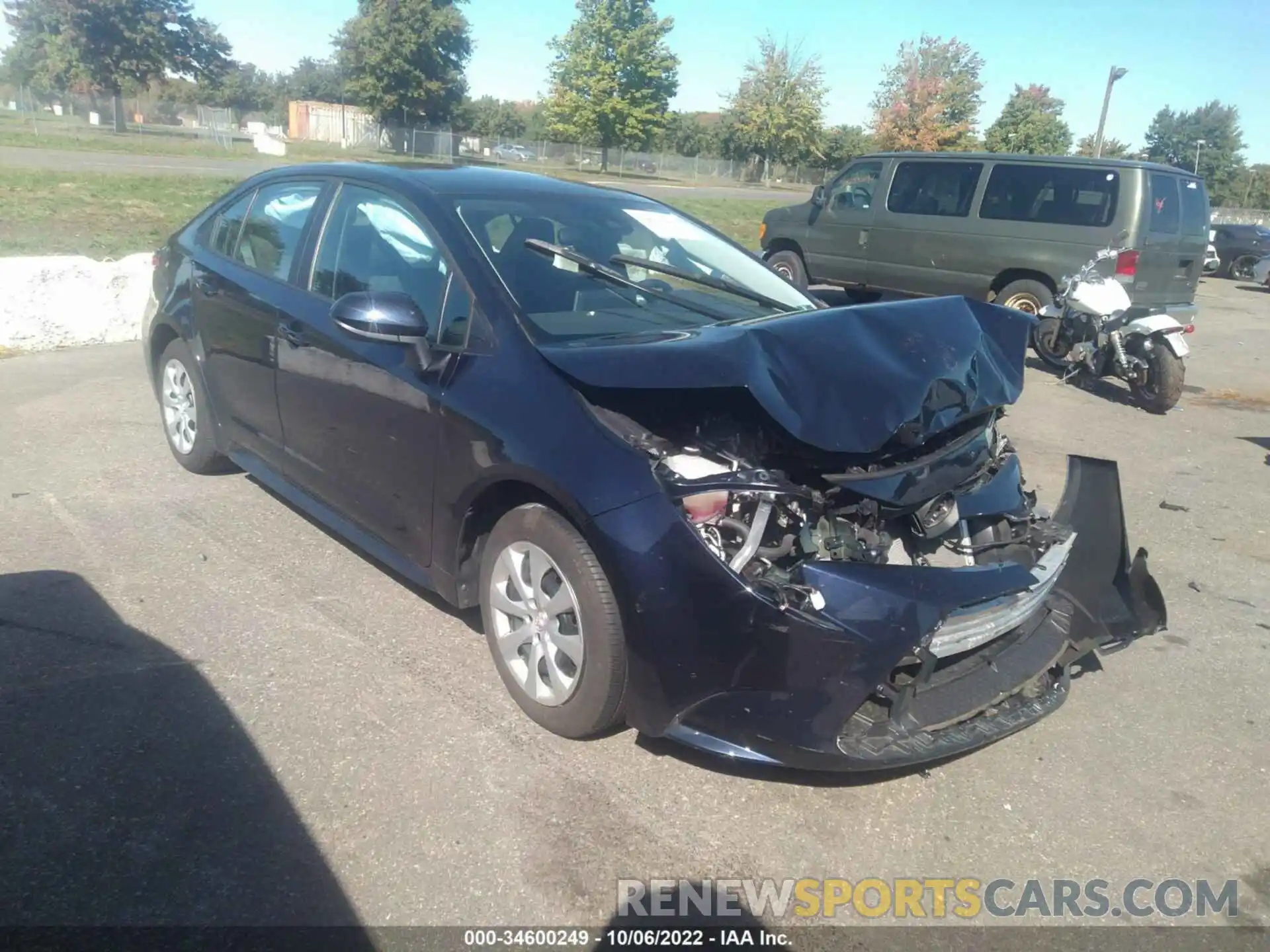 1 Photograph of a damaged car 5YFEPRAE8LP048954 TOYOTA COROLLA 2020