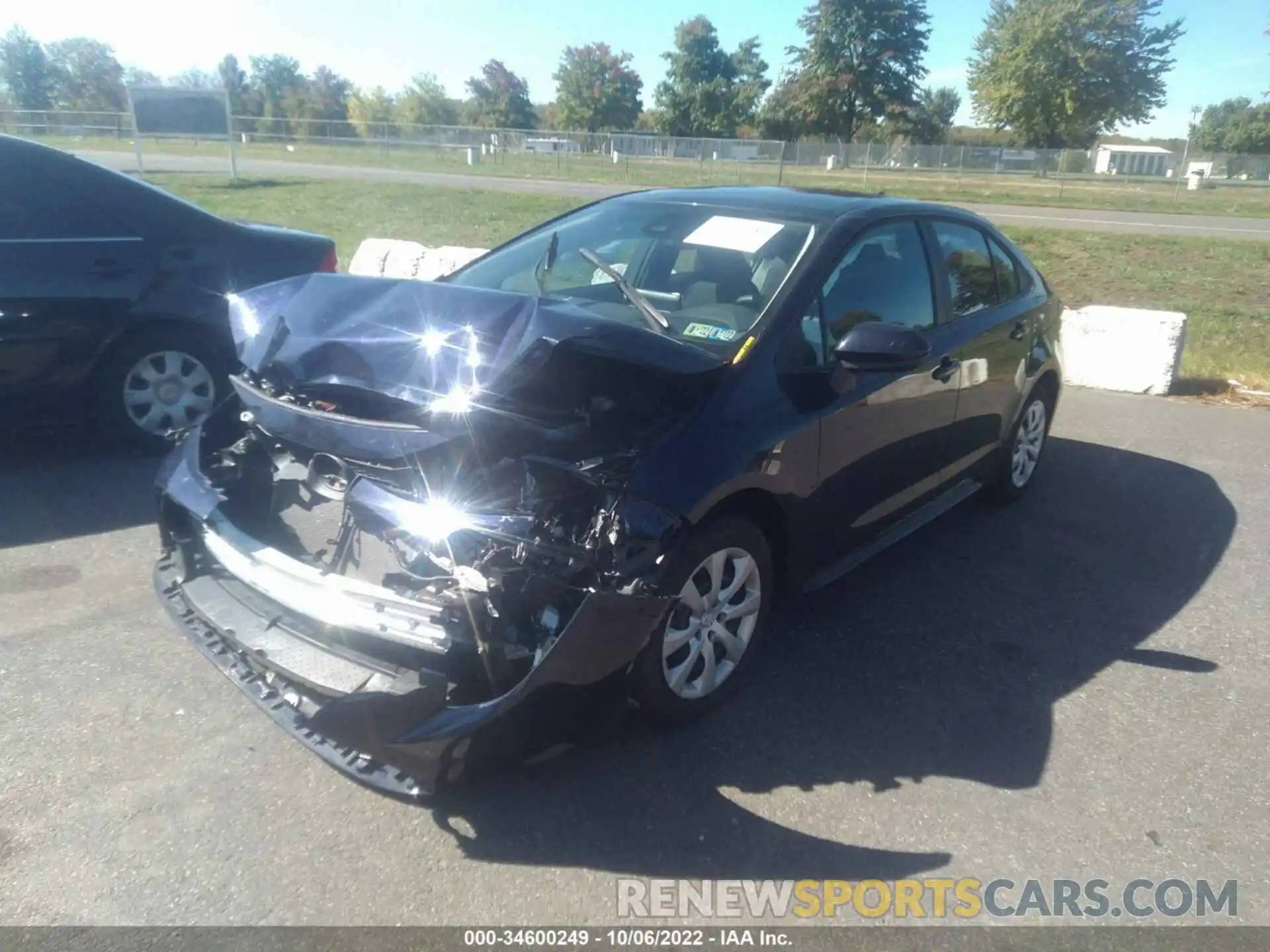 2 Photograph of a damaged car 5YFEPRAE8LP048954 TOYOTA COROLLA 2020