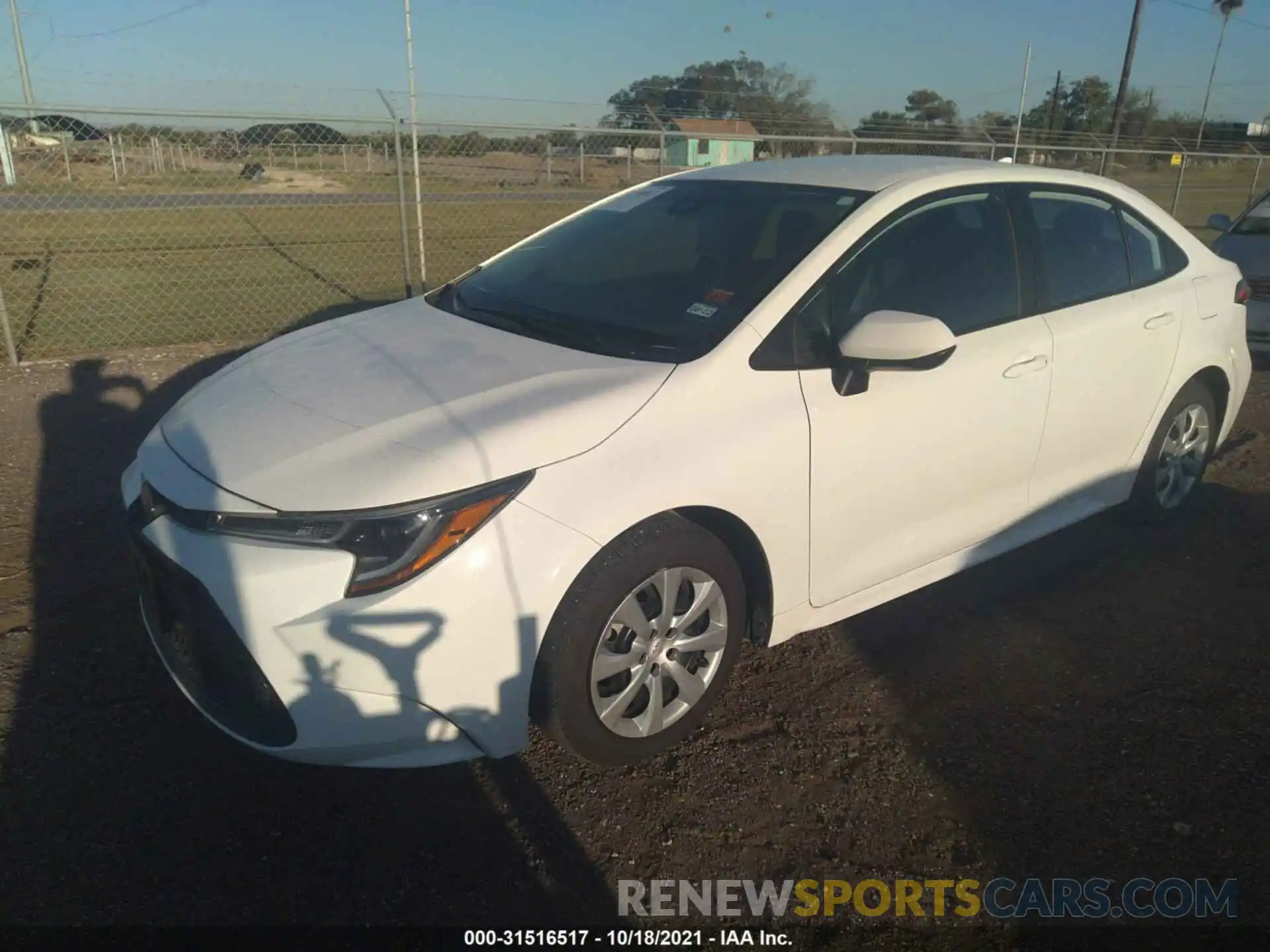 2 Photograph of a damaged car 5YFEPRAE8LP049554 TOYOTA COROLLA 2020