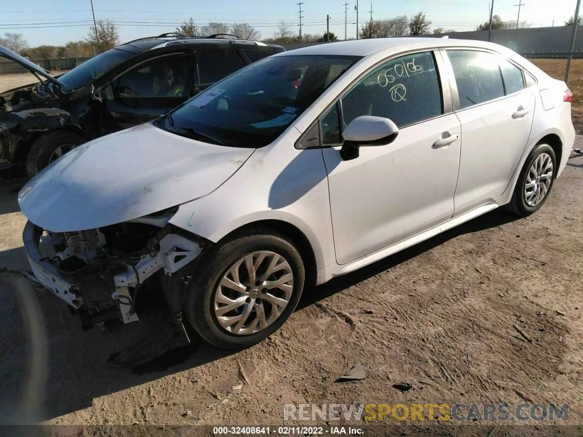 2 Photograph of a damaged car 5YFEPRAE8LP050106 TOYOTA COROLLA 2020