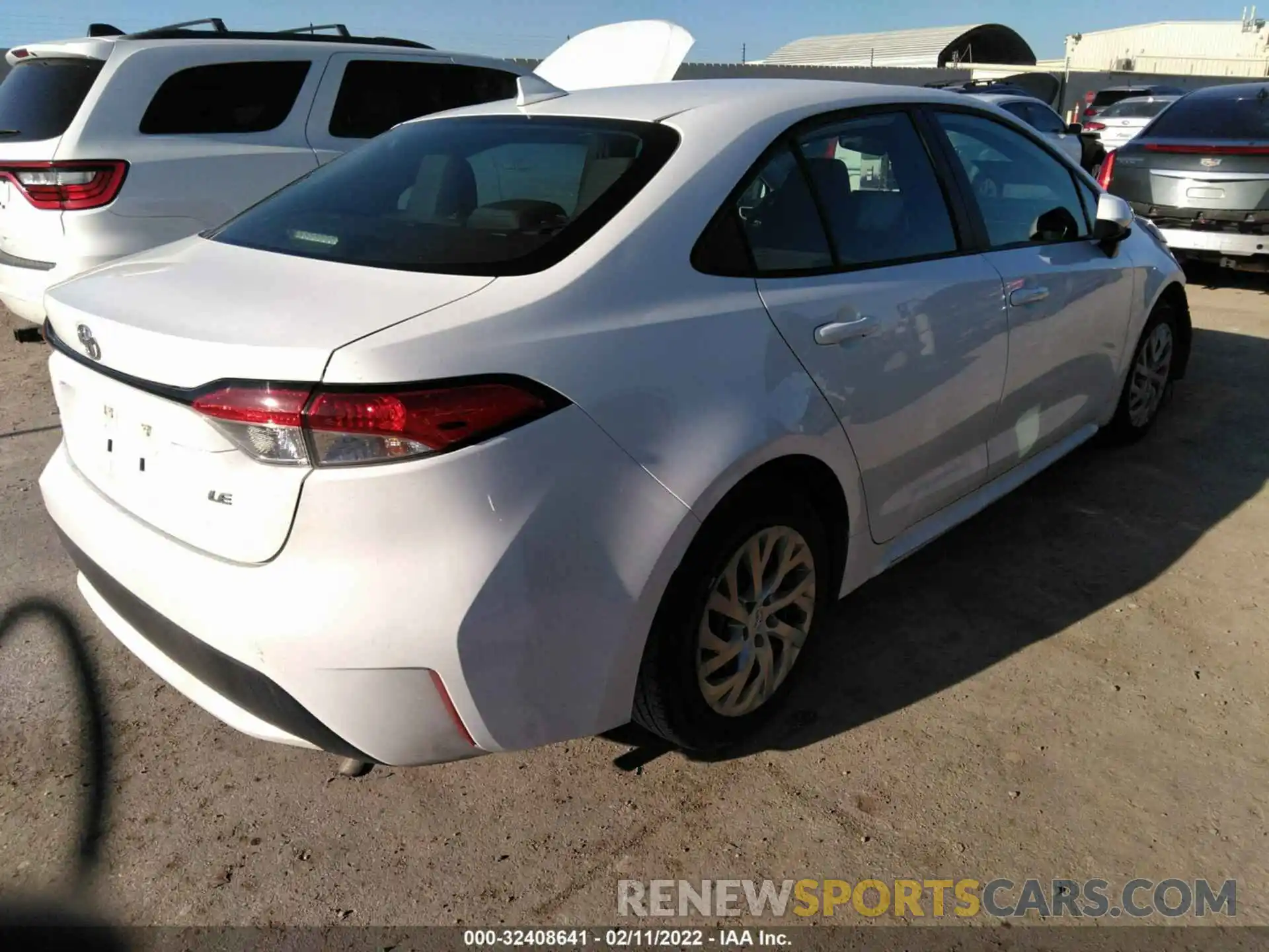 4 Photograph of a damaged car 5YFEPRAE8LP050106 TOYOTA COROLLA 2020