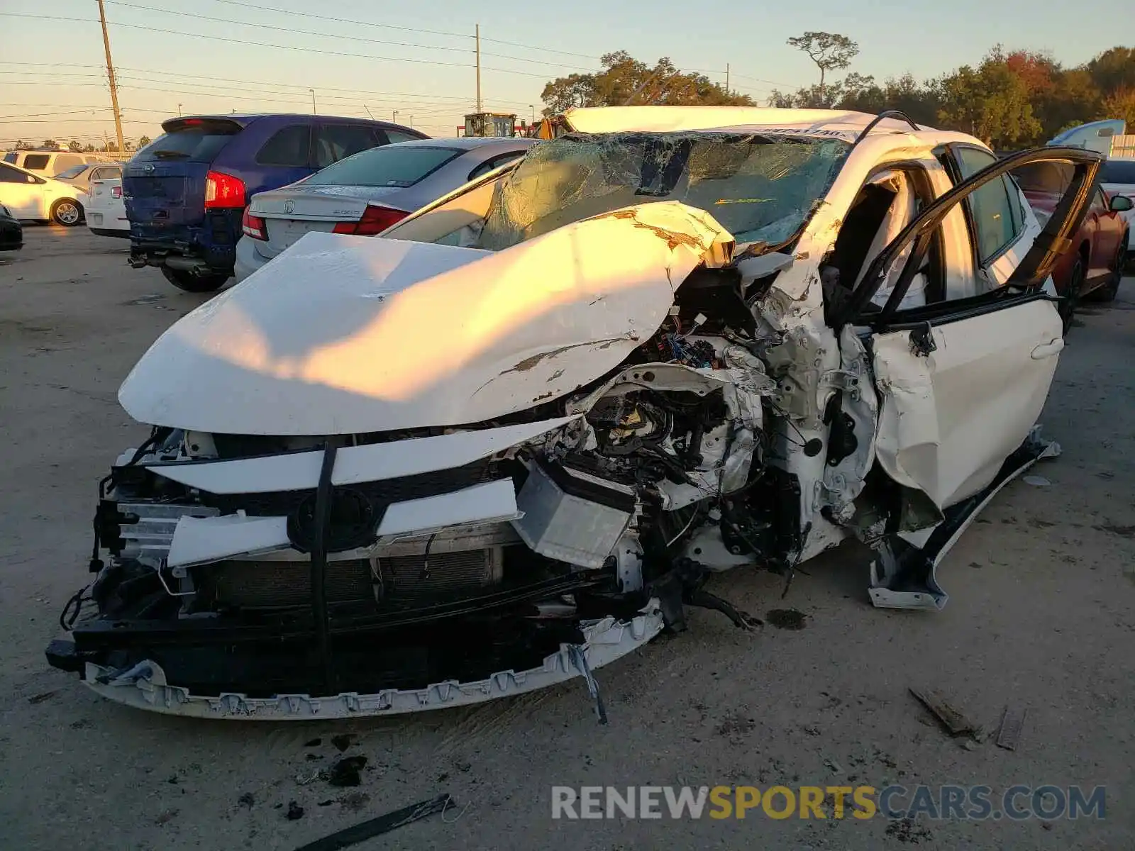 2 Photograph of a damaged car 5YFEPRAE8LP050123 TOYOTA COROLLA 2020