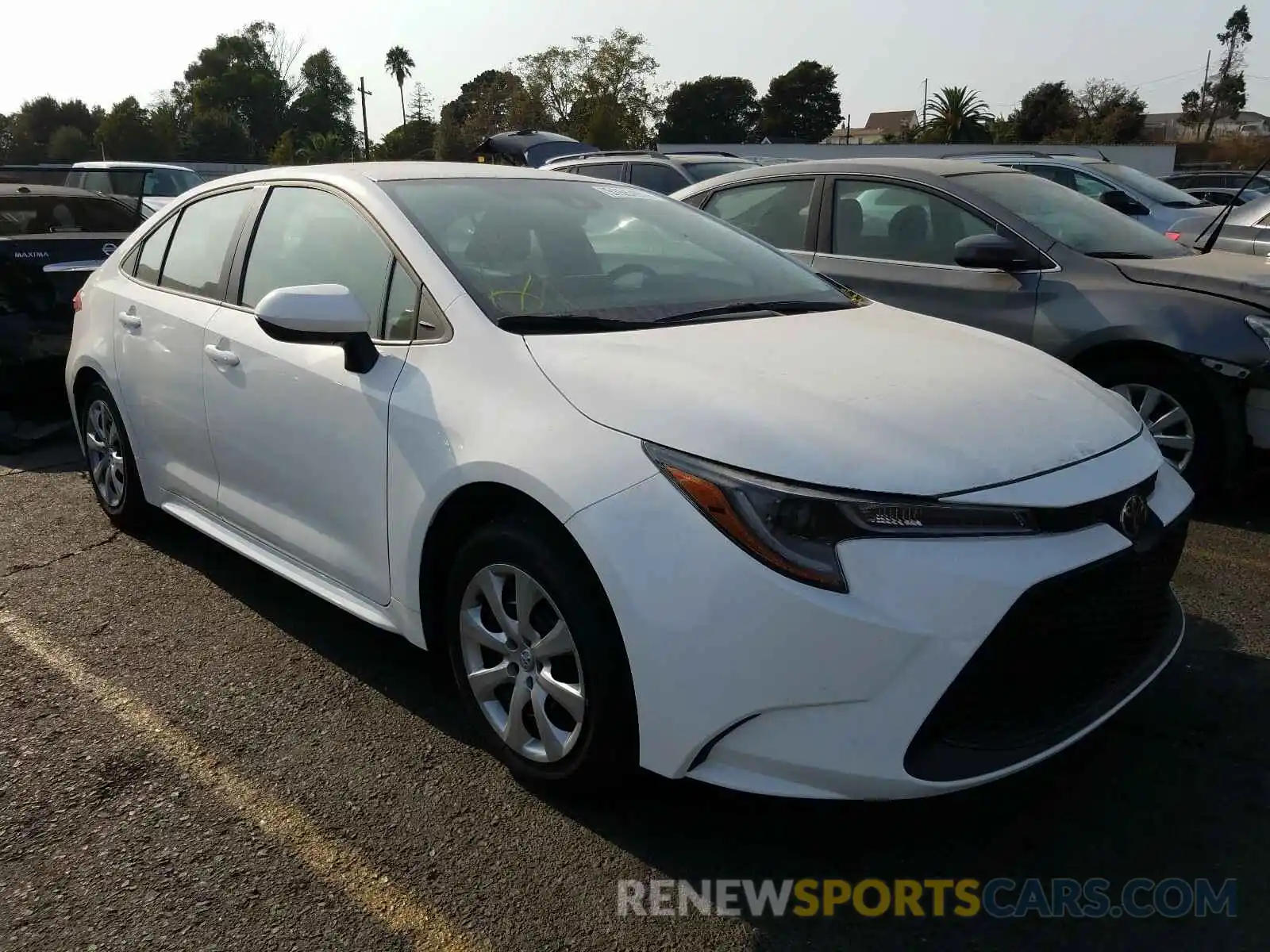 1 Photograph of a damaged car 5YFEPRAE8LP052387 TOYOTA COROLLA 2020