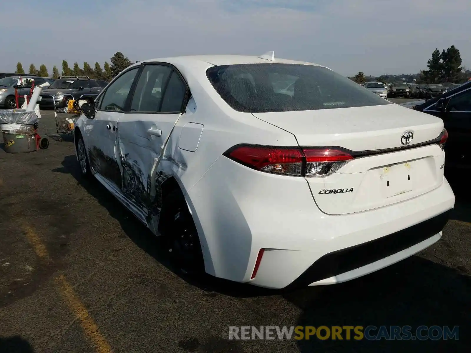 3 Photograph of a damaged car 5YFEPRAE8LP052387 TOYOTA COROLLA 2020