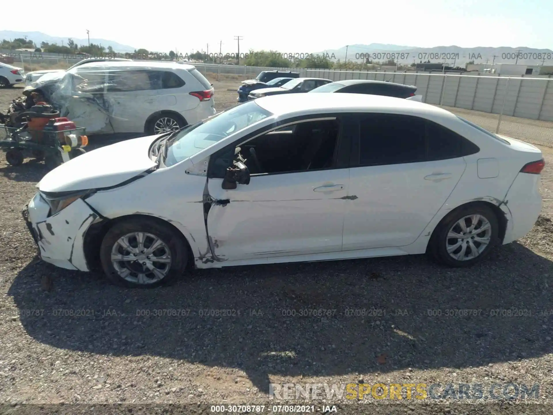 6 Photograph of a damaged car 5YFEPRAE8LP052423 TOYOTA COROLLA 2020