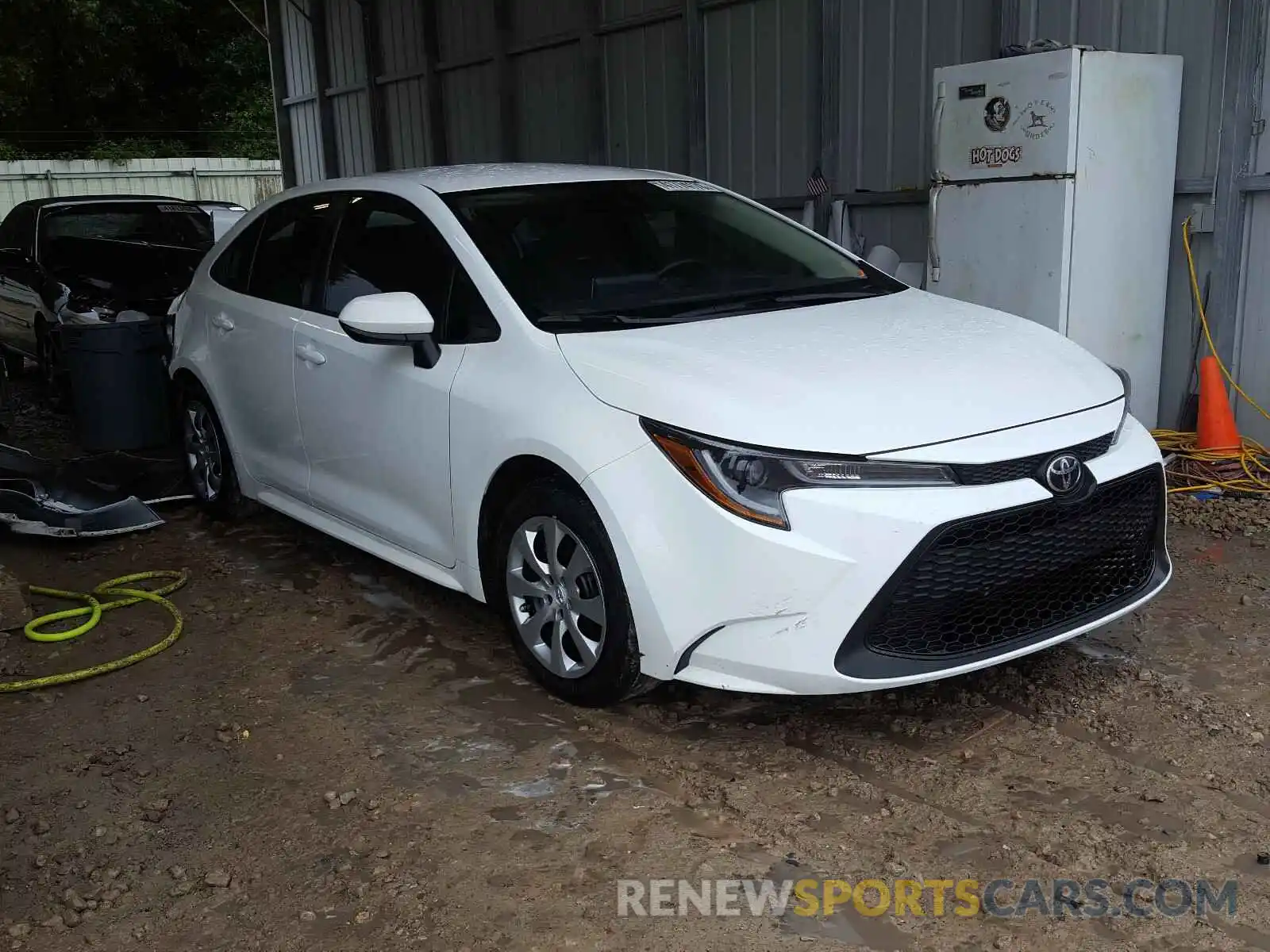 1 Photograph of a damaged car 5YFEPRAE8LP052728 TOYOTA COROLLA 2020