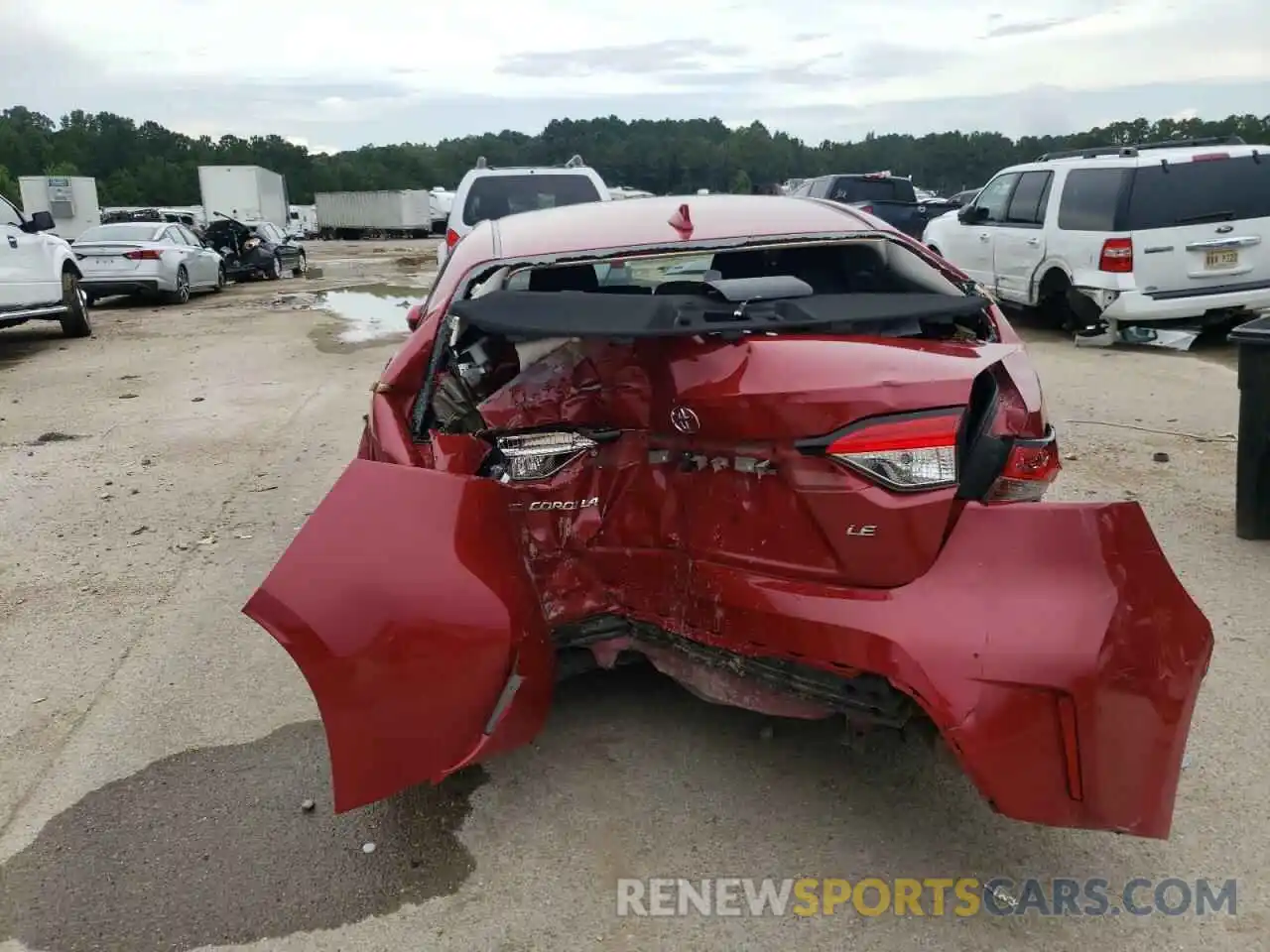 9 Photograph of a damaged car 5YFEPRAE8LP052759 TOYOTA COROLLA 2020