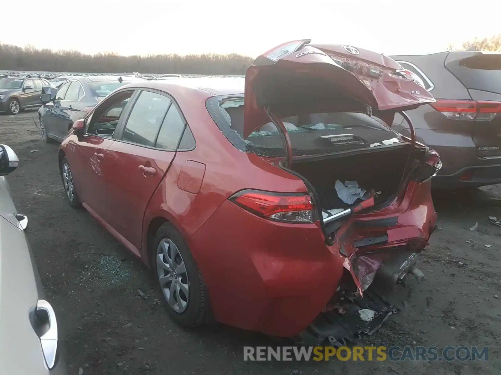 3 Photograph of a damaged car 5YFEPRAE8LP053569 TOYOTA COROLLA 2020