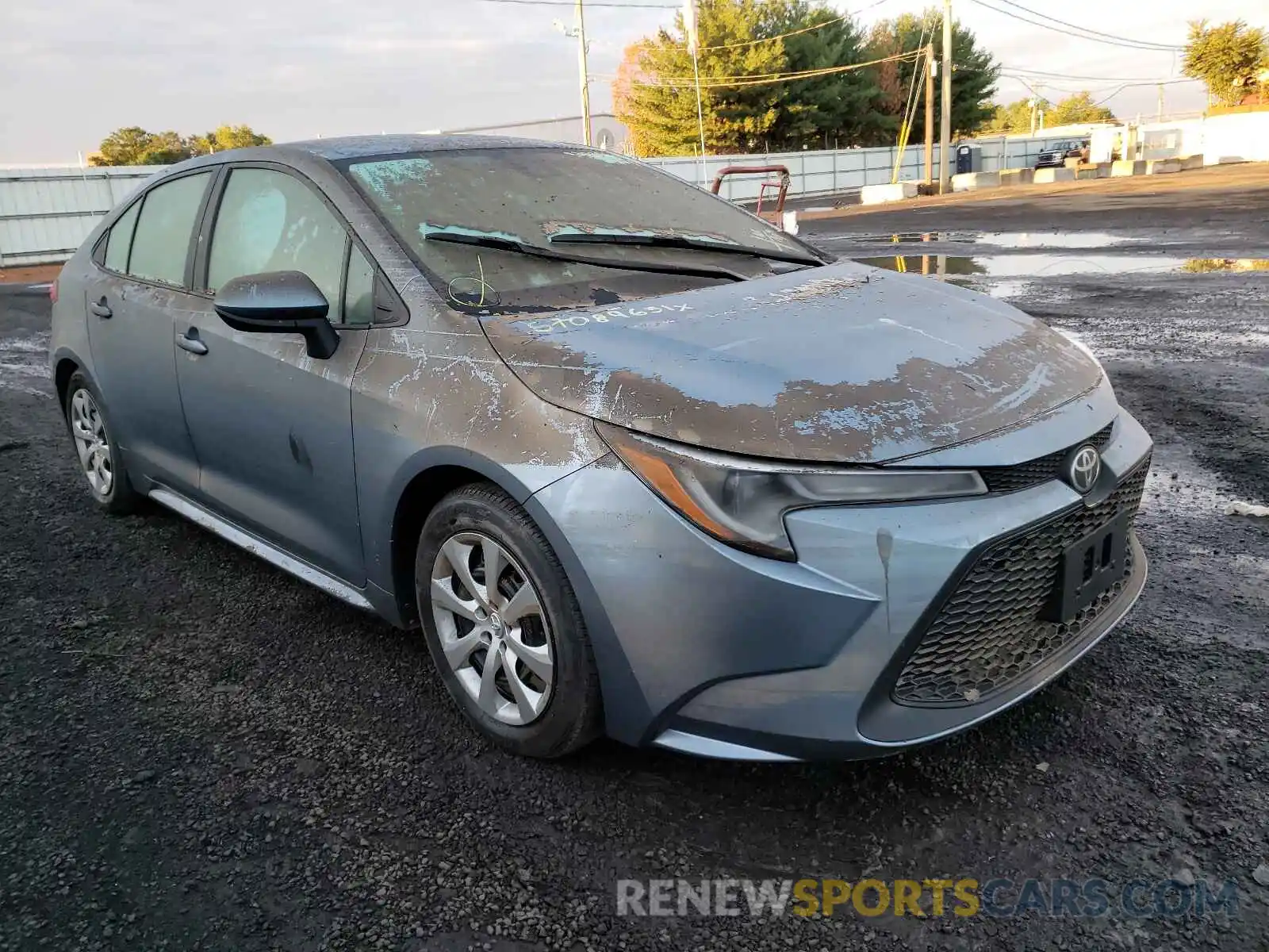 1 Photograph of a damaged car 5YFEPRAE8LP053734 TOYOTA COROLLA 2020