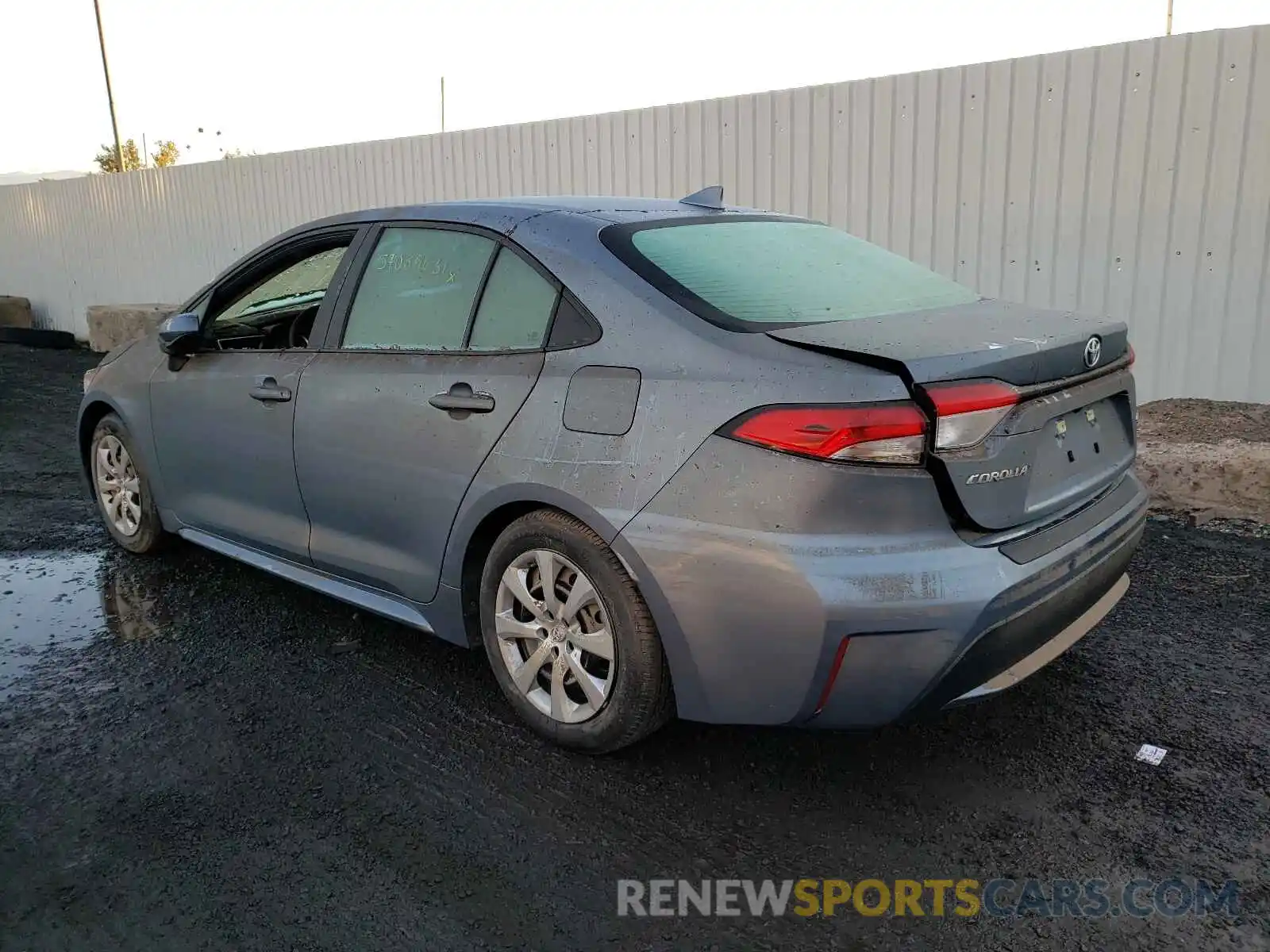 3 Photograph of a damaged car 5YFEPRAE8LP053734 TOYOTA COROLLA 2020