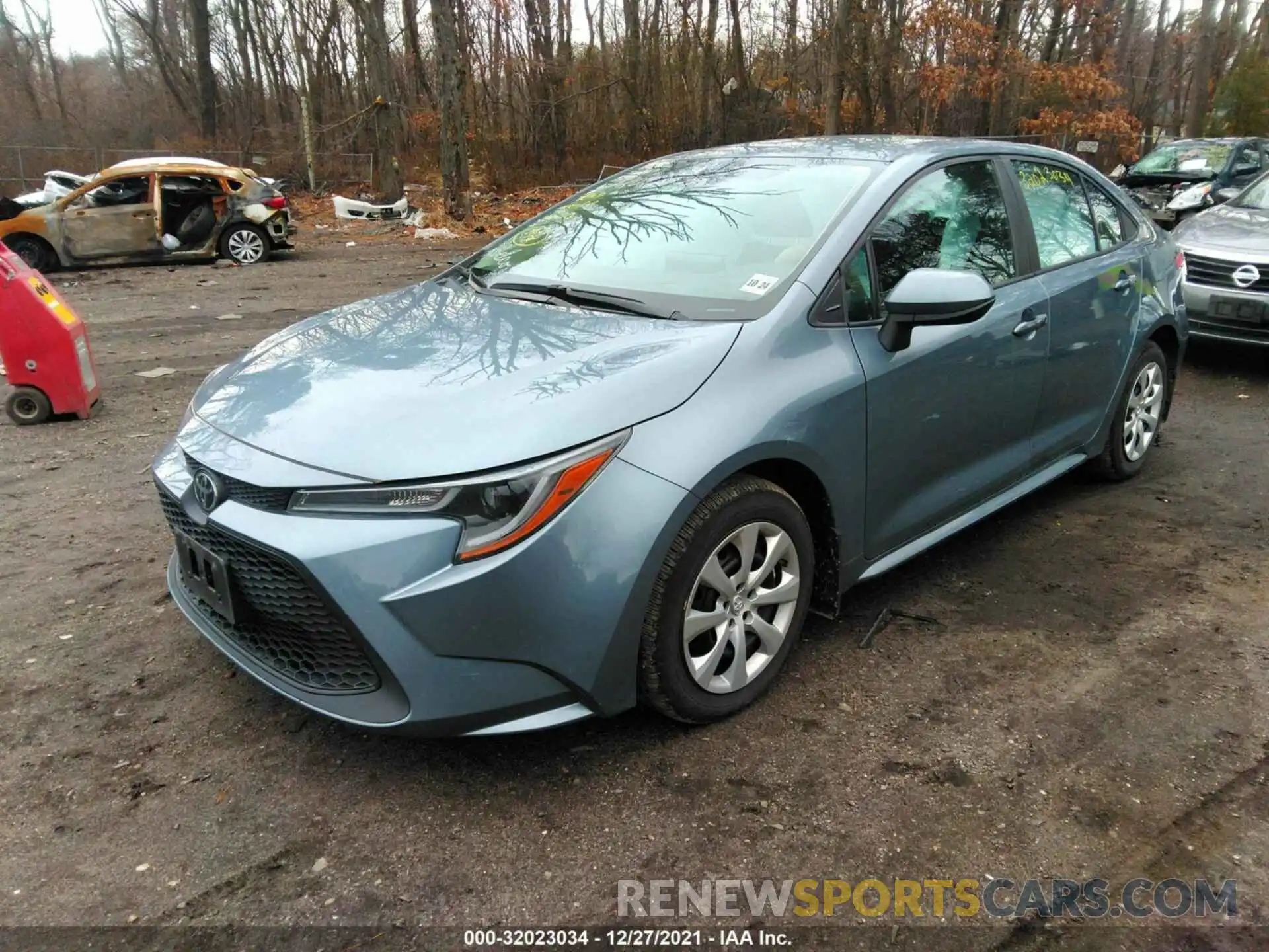 2 Photograph of a damaged car 5YFEPRAE8LP054236 TOYOTA COROLLA 2020