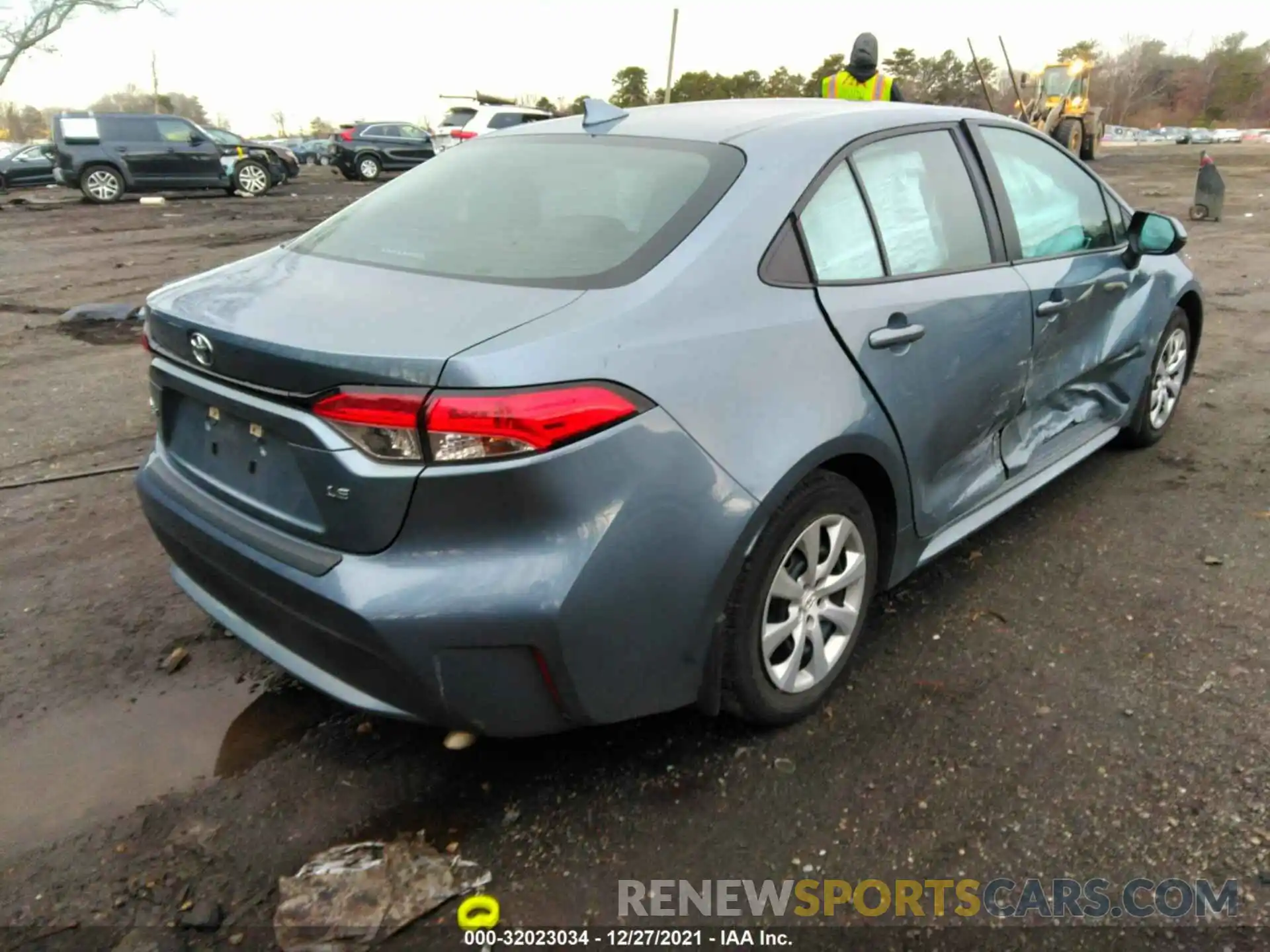 4 Photograph of a damaged car 5YFEPRAE8LP054236 TOYOTA COROLLA 2020