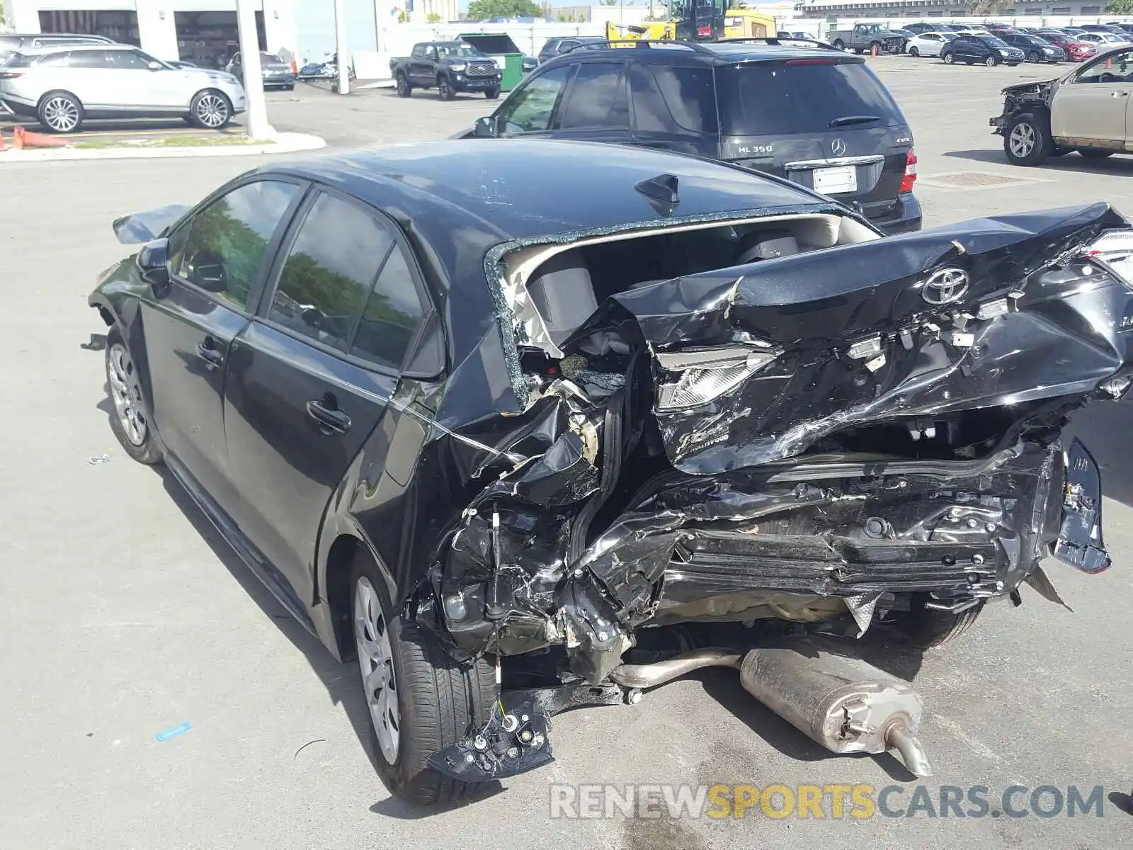 3 Photograph of a damaged car 5YFEPRAE8LP055452 TOYOTA COROLLA 2020