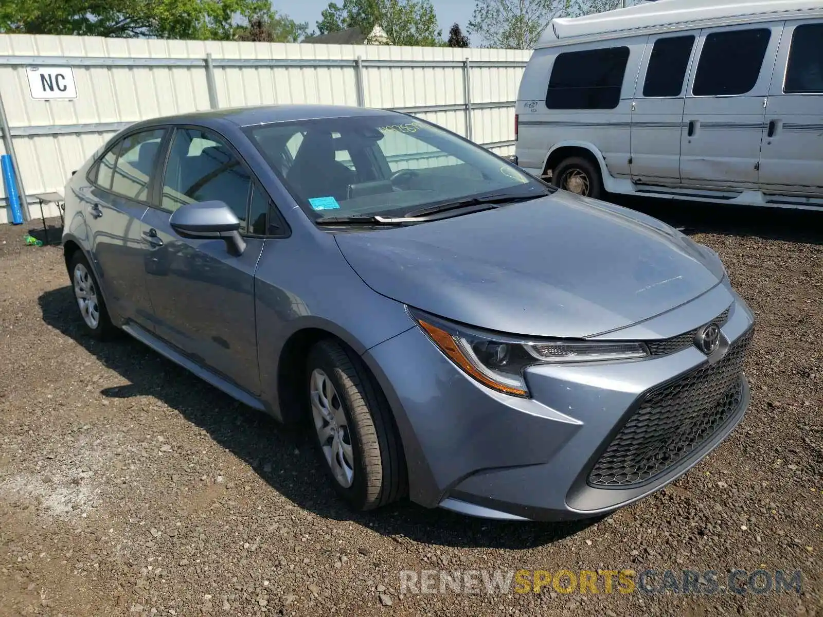 1 Photograph of a damaged car 5YFEPRAE8LP055595 TOYOTA COROLLA 2020