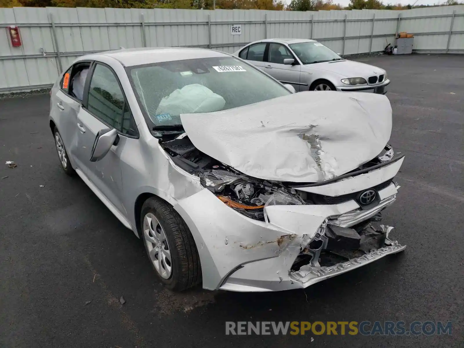 1 Photograph of a damaged car 5YFEPRAE8LP056794 TOYOTA COROLLA 2020