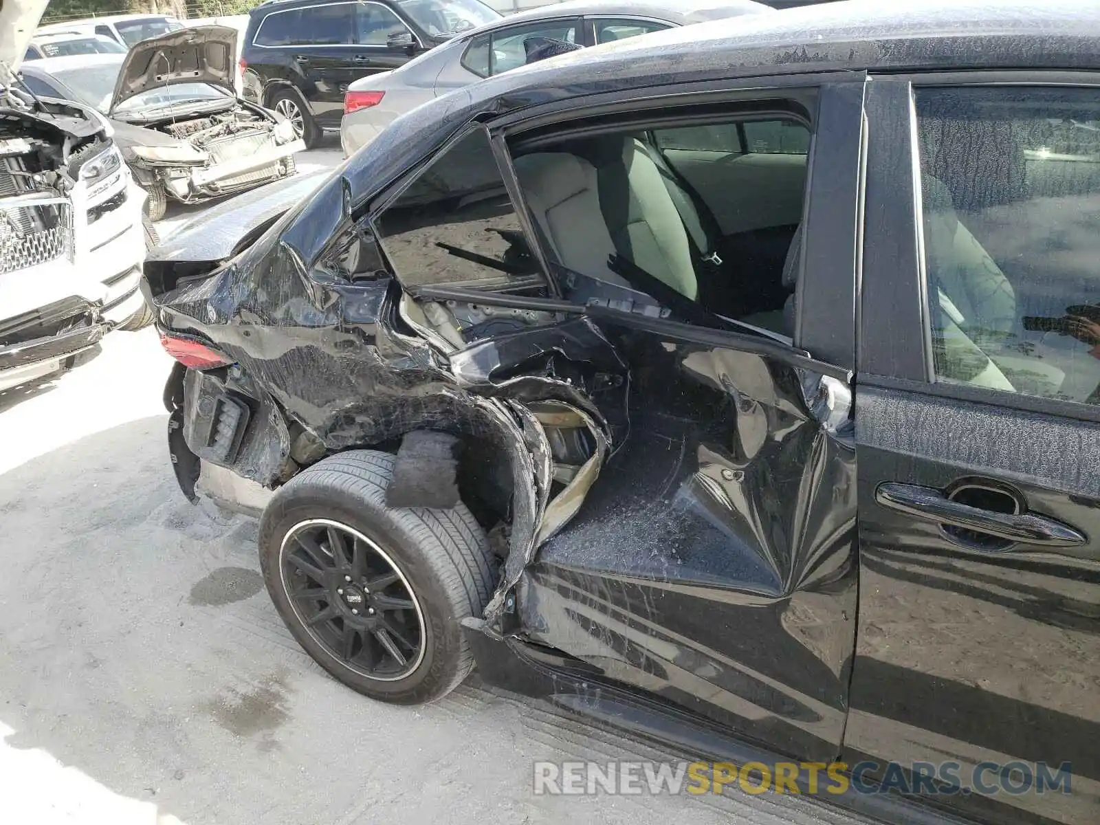 9 Photograph of a damaged car 5YFEPRAE8LP059243 TOYOTA COROLLA 2020