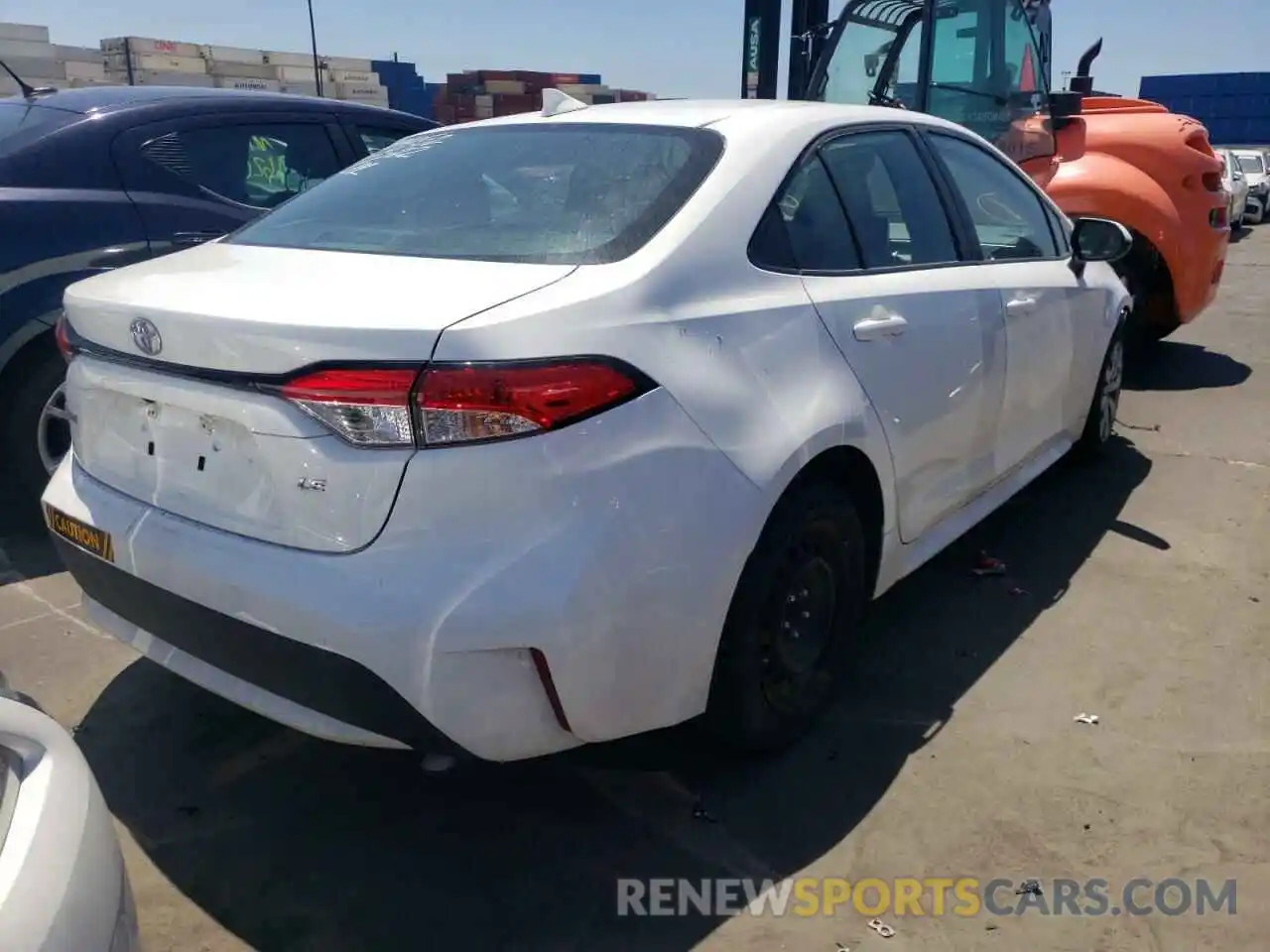 4 Photograph of a damaged car 5YFEPRAE8LP060554 TOYOTA COROLLA 2020