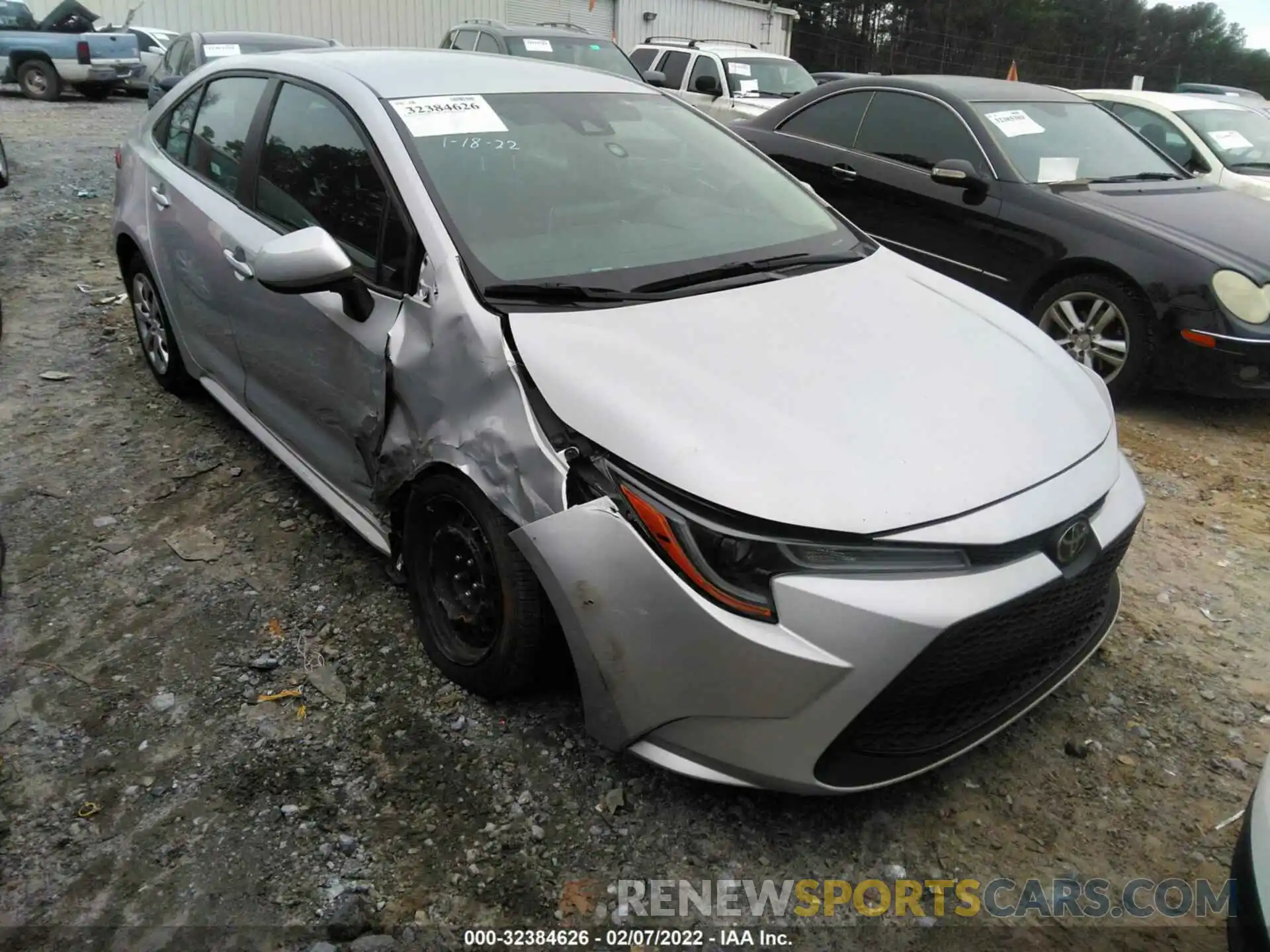 1 Photograph of a damaged car 5YFEPRAE8LP061171 TOYOTA COROLLA 2020