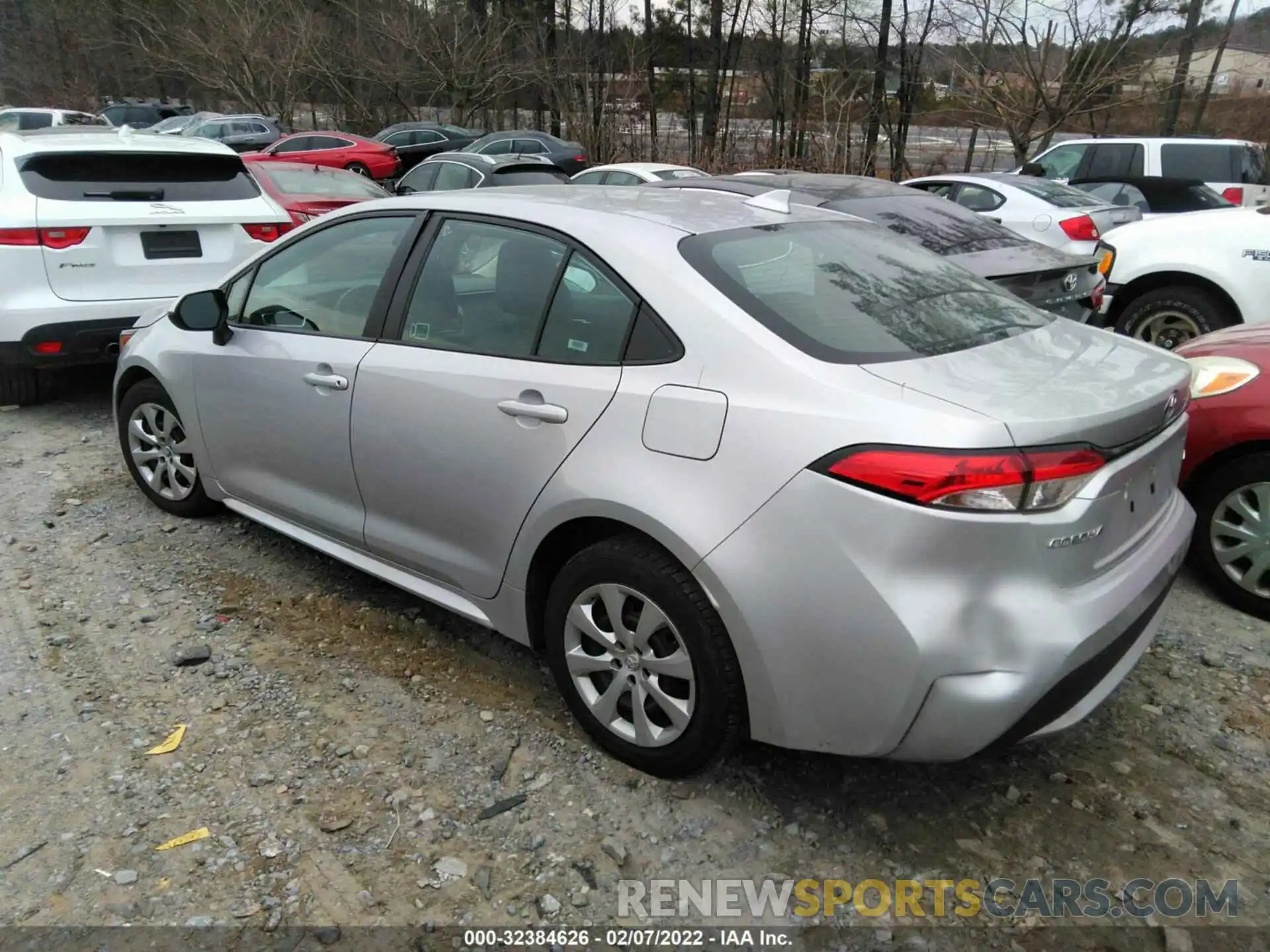 3 Photograph of a damaged car 5YFEPRAE8LP061171 TOYOTA COROLLA 2020