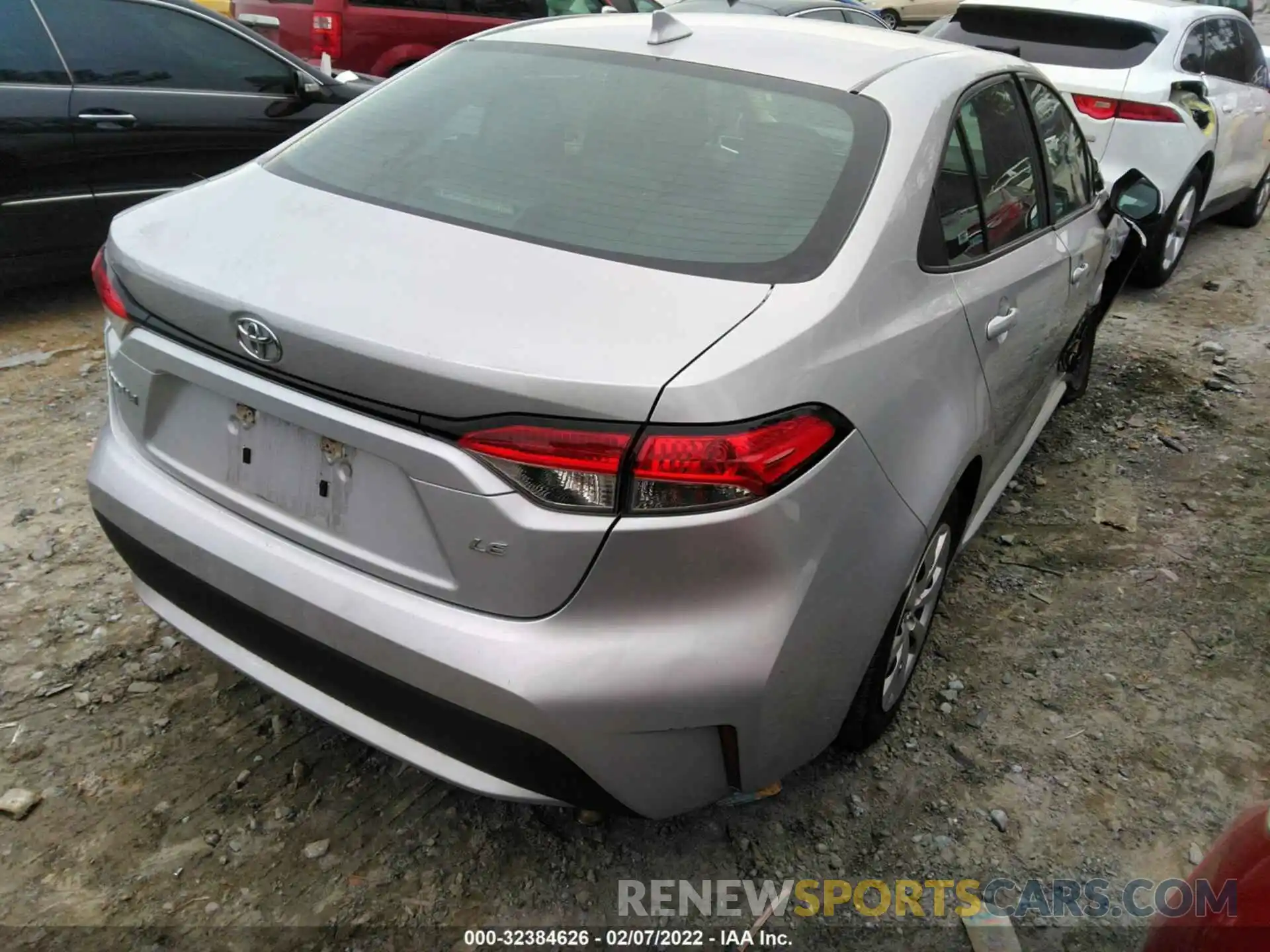 4 Photograph of a damaged car 5YFEPRAE8LP061171 TOYOTA COROLLA 2020