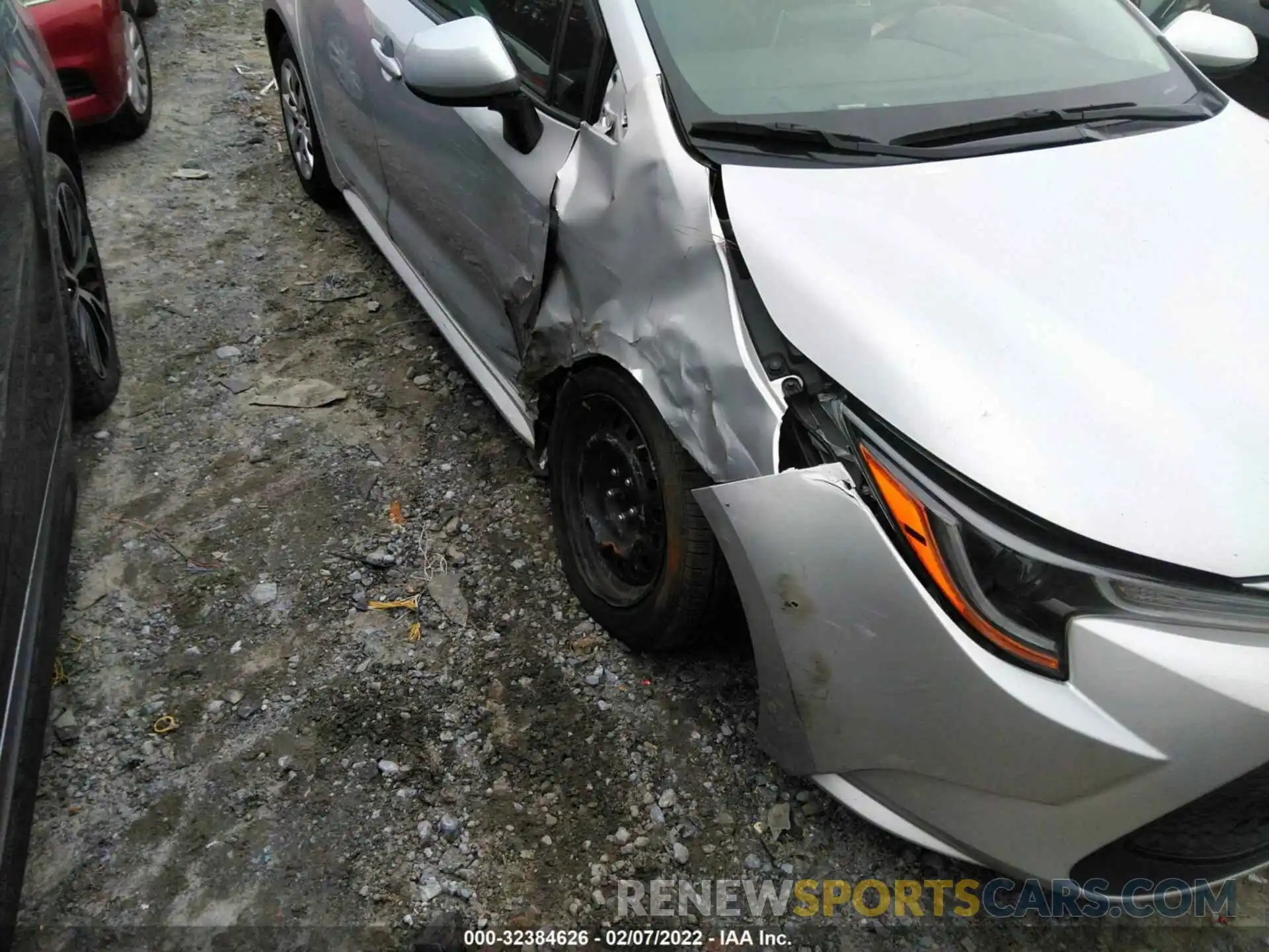 6 Photograph of a damaged car 5YFEPRAE8LP061171 TOYOTA COROLLA 2020