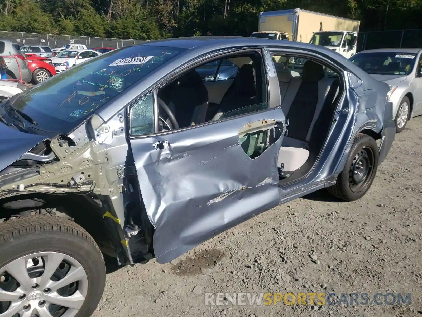 9 Photograph of a damaged car 5YFEPRAE8LP062563 TOYOTA COROLLA 2020