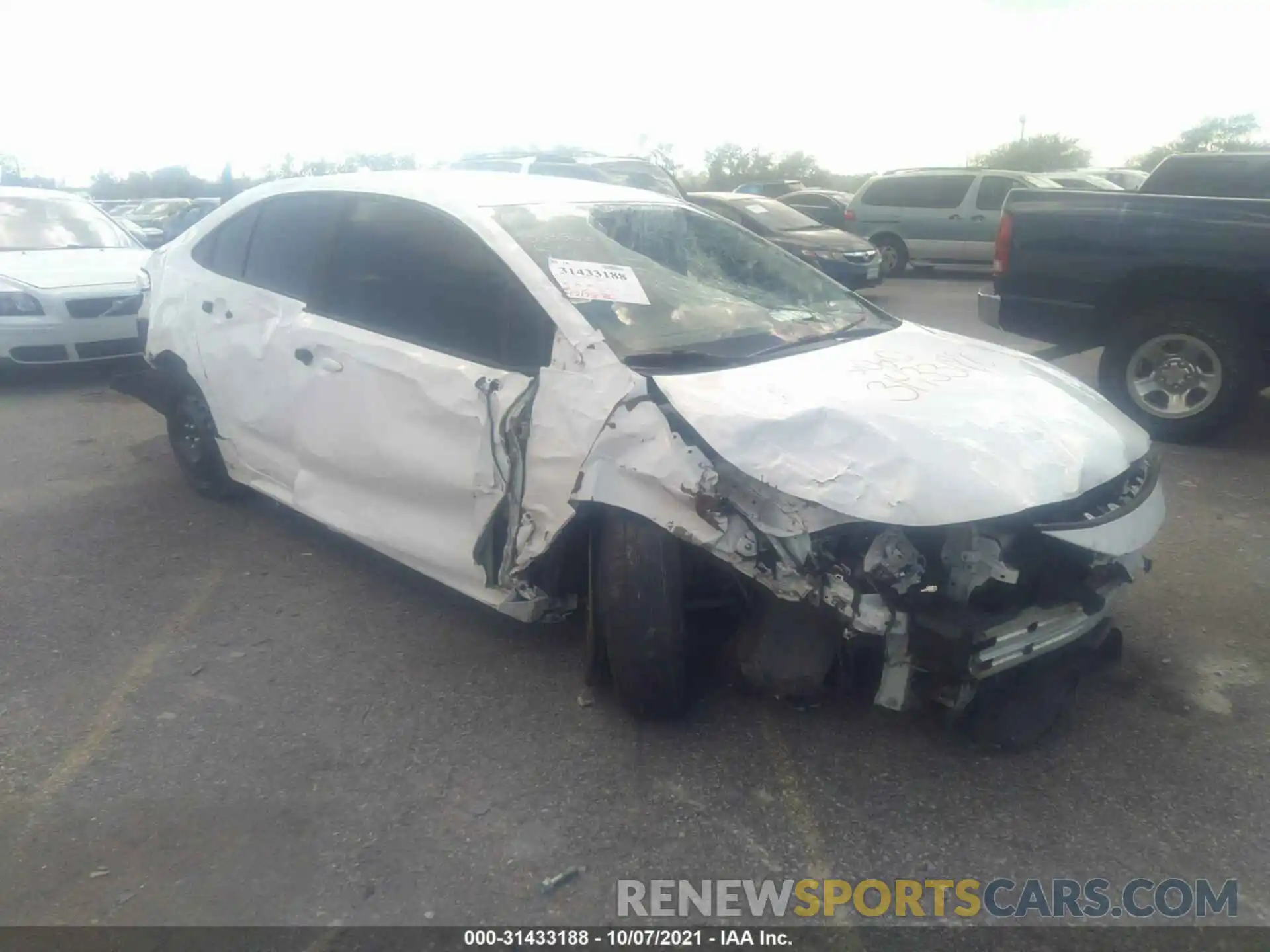 1 Photograph of a damaged car 5YFEPRAE8LP063566 TOYOTA COROLLA 2020