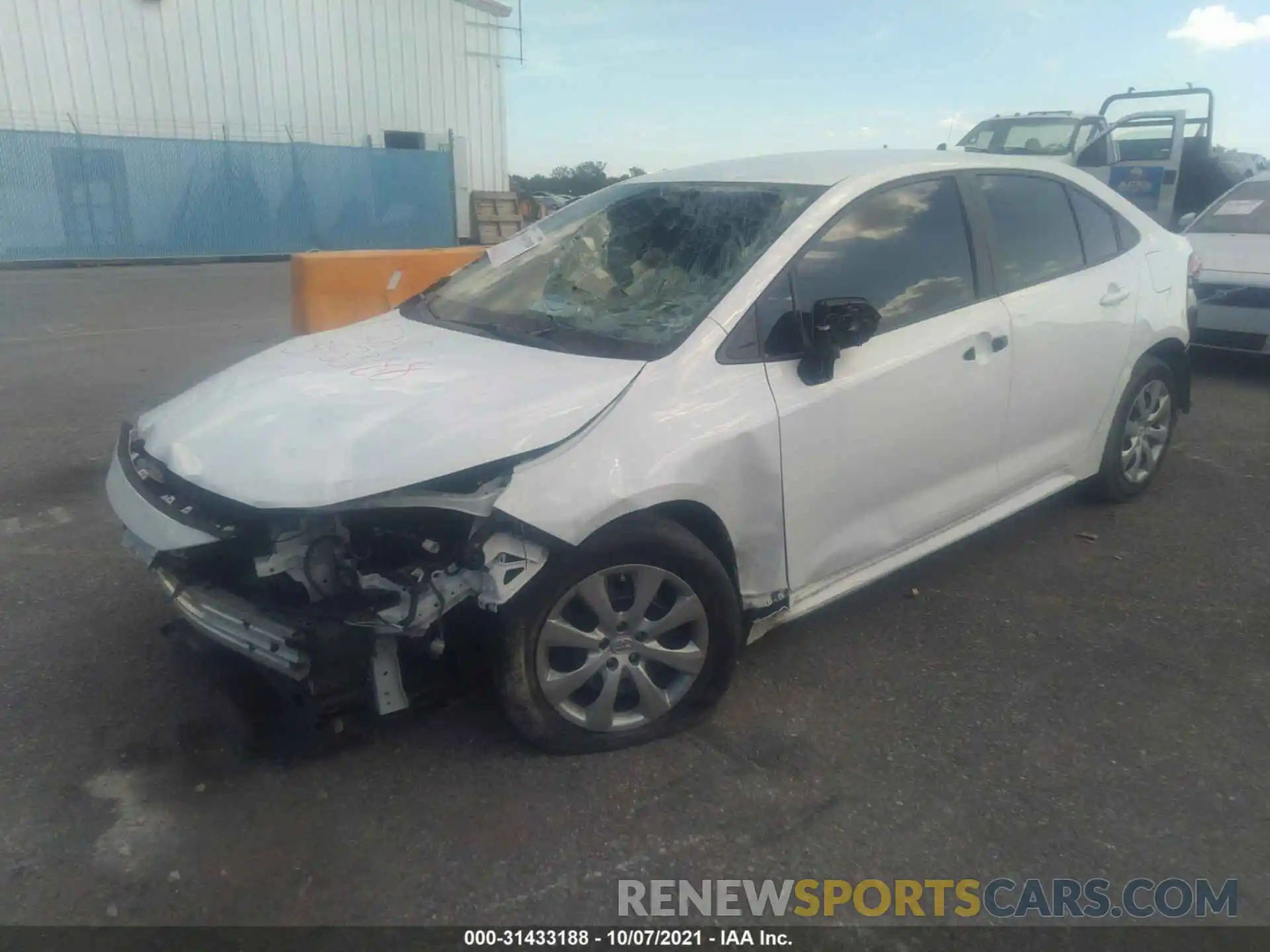 2 Photograph of a damaged car 5YFEPRAE8LP063566 TOYOTA COROLLA 2020