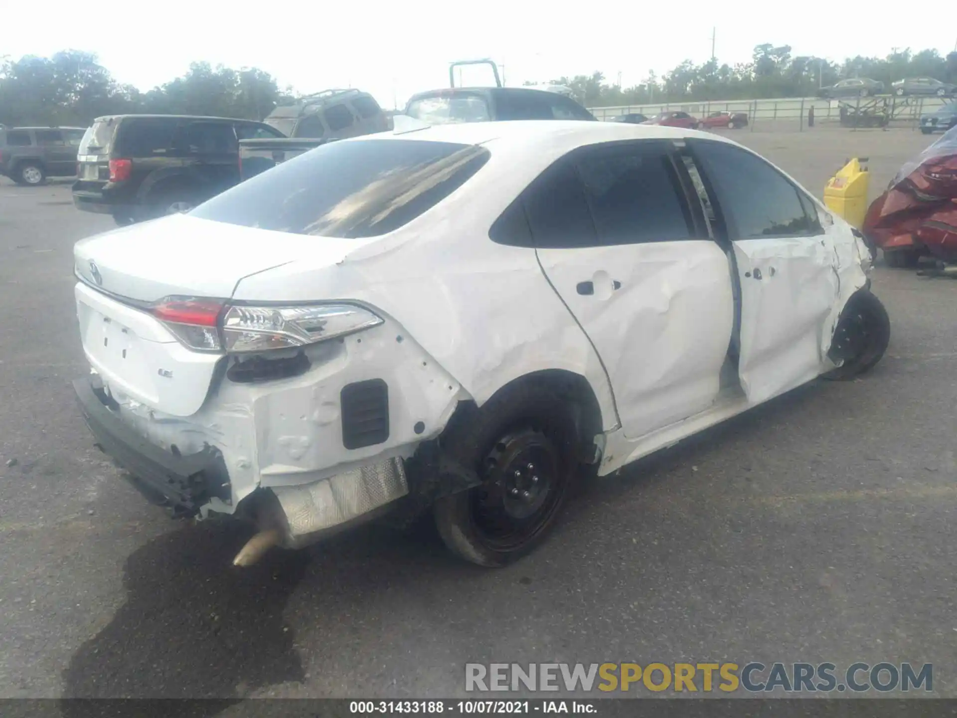 4 Photograph of a damaged car 5YFEPRAE8LP063566 TOYOTA COROLLA 2020