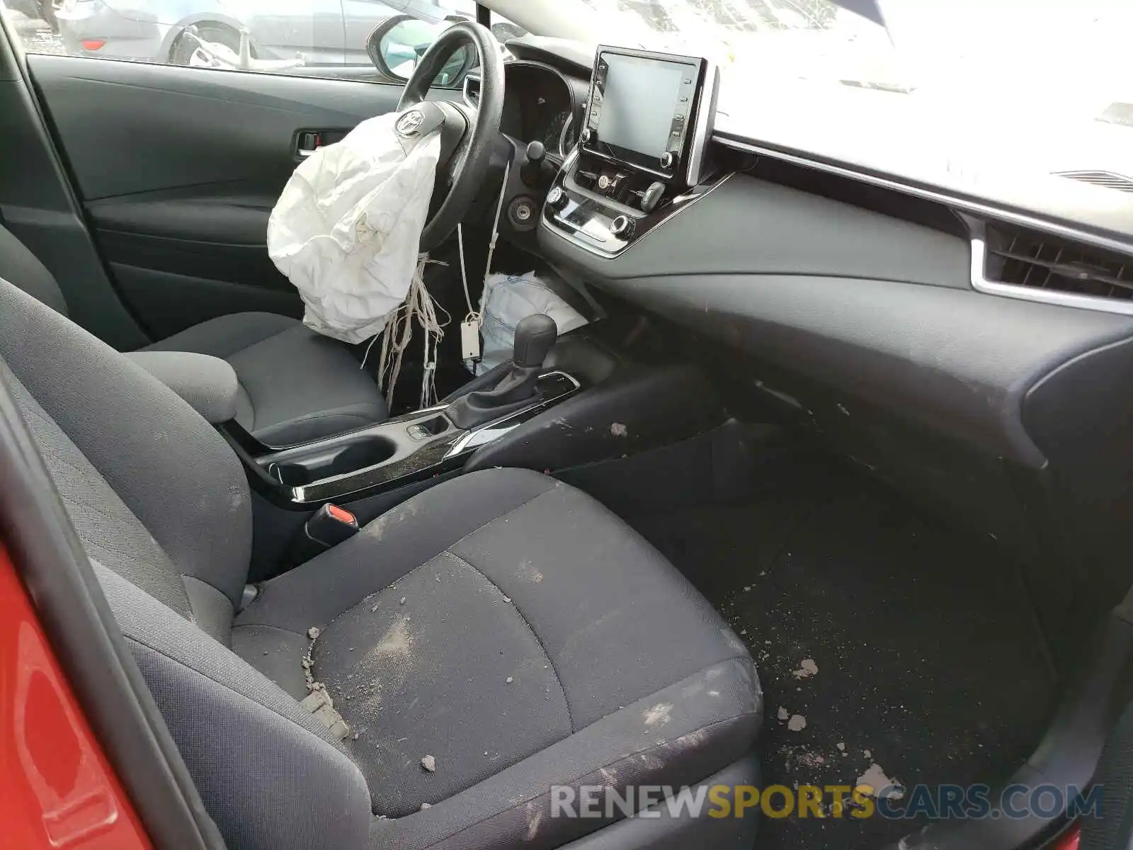 5 Photograph of a damaged car 5YFEPRAE8LP064300 TOYOTA COROLLA 2020