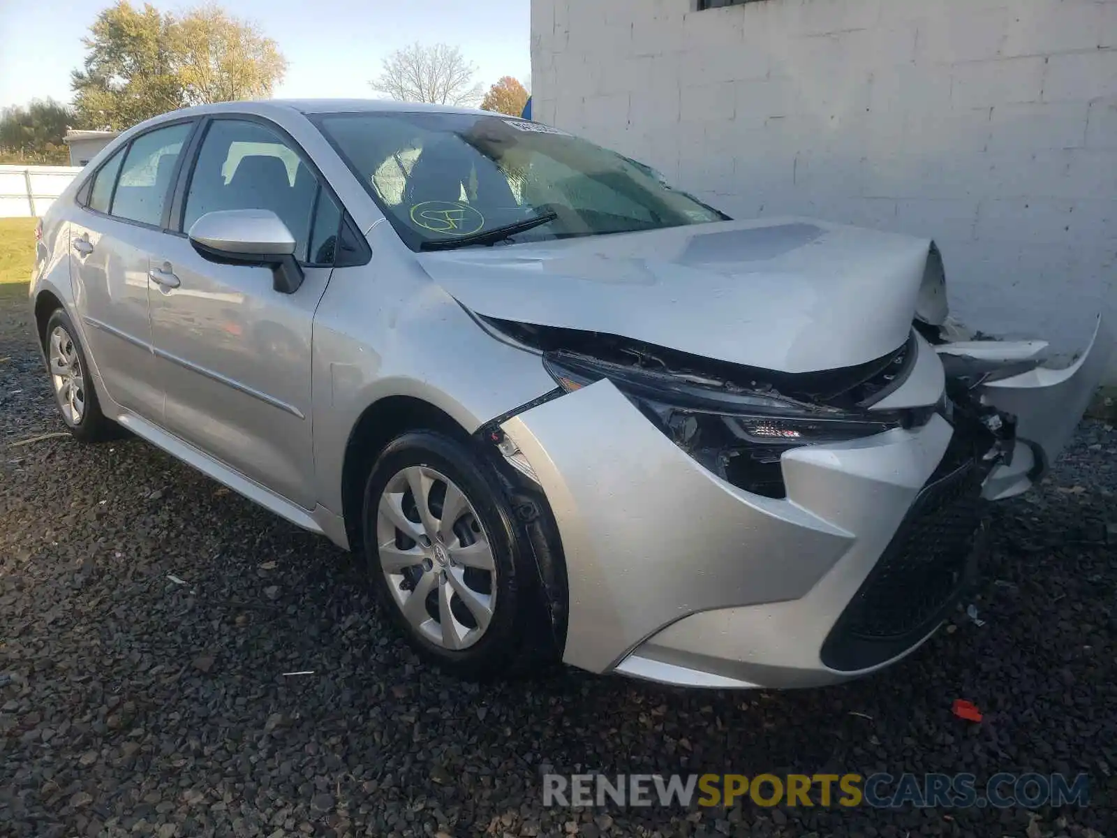 1 Photograph of a damaged car 5YFEPRAE8LP064863 TOYOTA COROLLA 2020