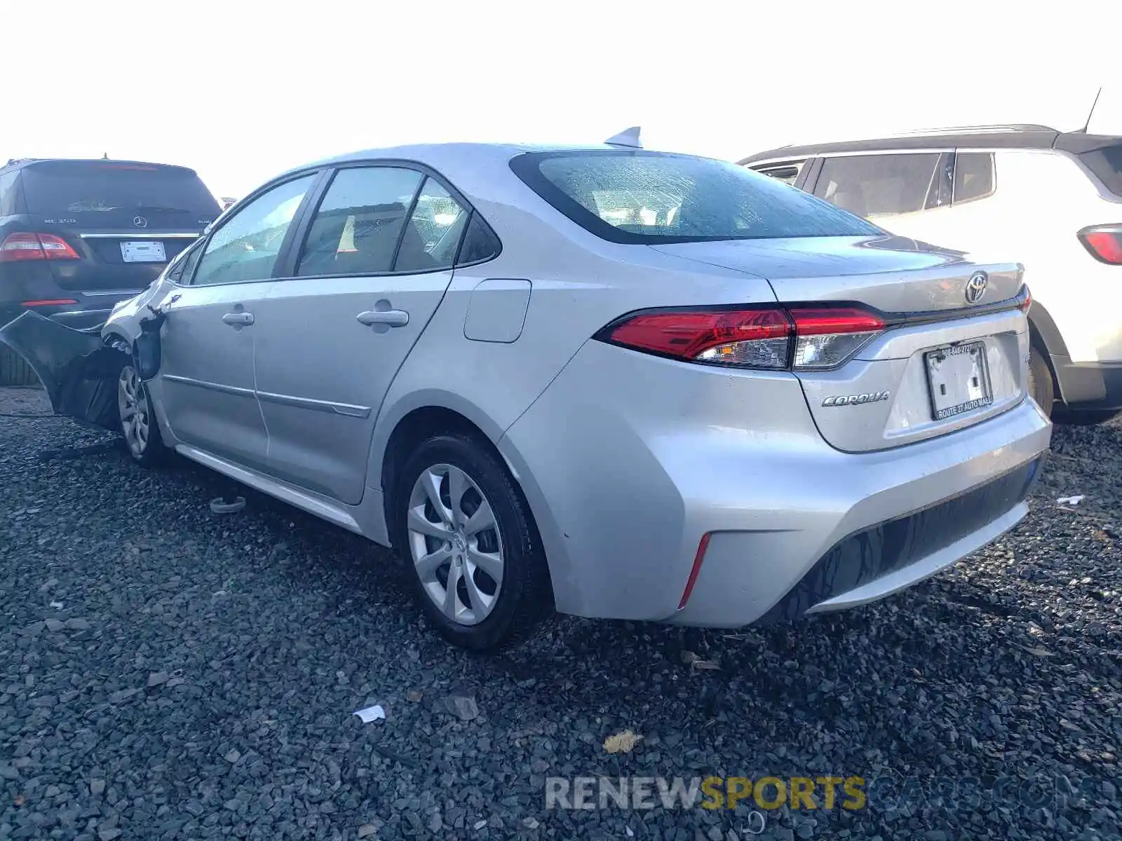 3 Photograph of a damaged car 5YFEPRAE8LP064863 TOYOTA COROLLA 2020