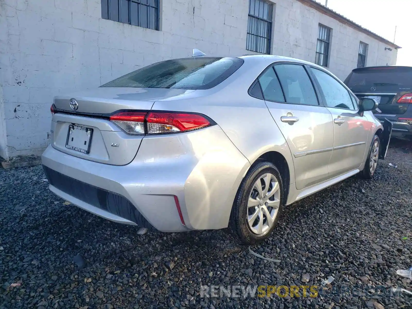 4 Photograph of a damaged car 5YFEPRAE8LP064863 TOYOTA COROLLA 2020