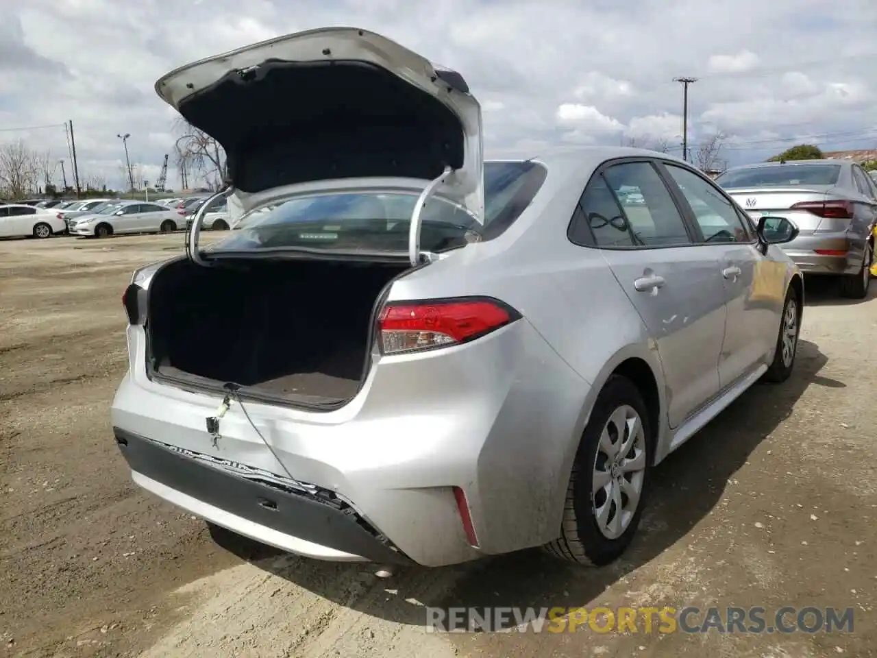 4 Photograph of a damaged car 5YFEPRAE8LP065253 TOYOTA COROLLA 2020