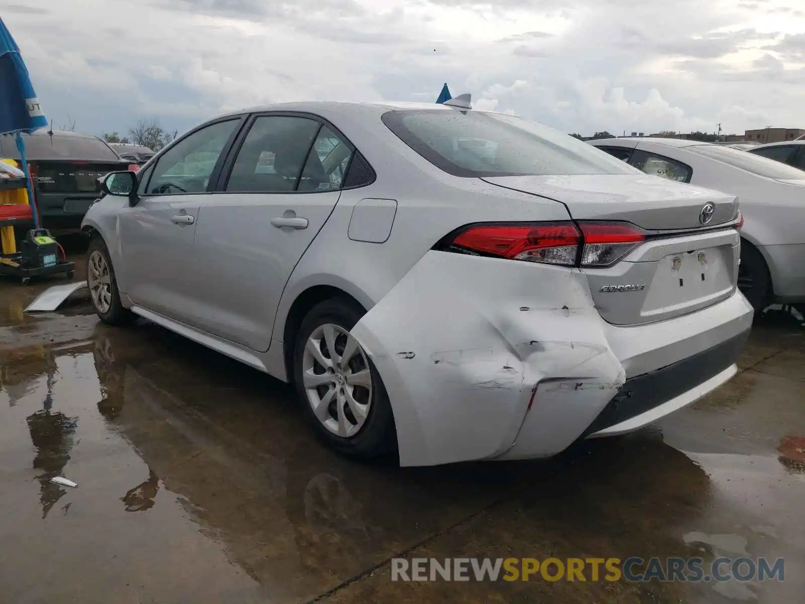 3 Photograph of a damaged car 5YFEPRAE8LP065852 TOYOTA COROLLA 2020