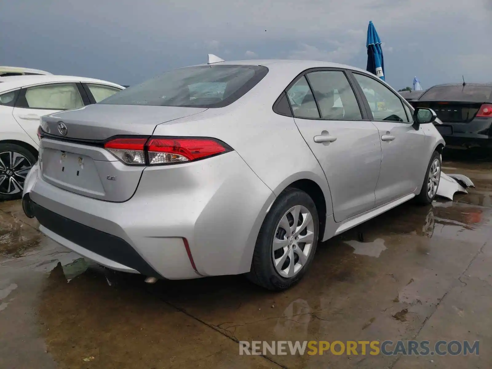 4 Photograph of a damaged car 5YFEPRAE8LP065852 TOYOTA COROLLA 2020