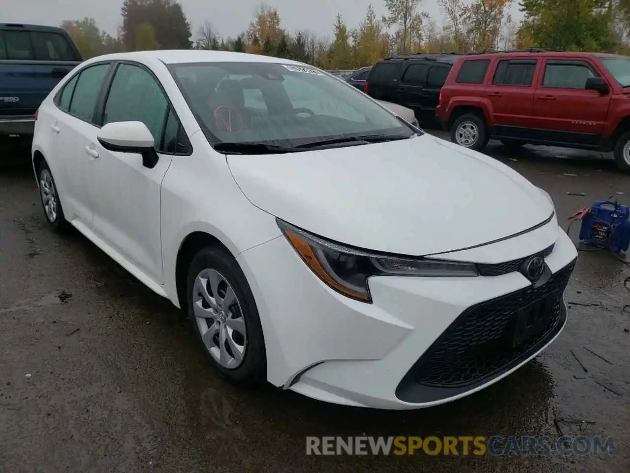 1 Photograph of a damaged car 5YFEPRAE8LP066466 TOYOTA COROLLA 2020