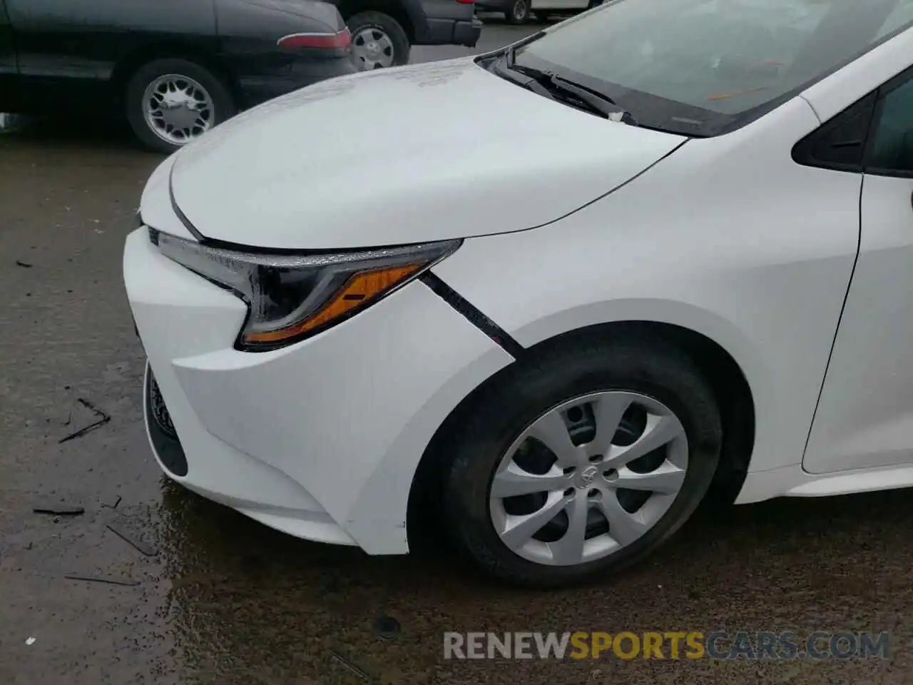 9 Photograph of a damaged car 5YFEPRAE8LP066466 TOYOTA COROLLA 2020