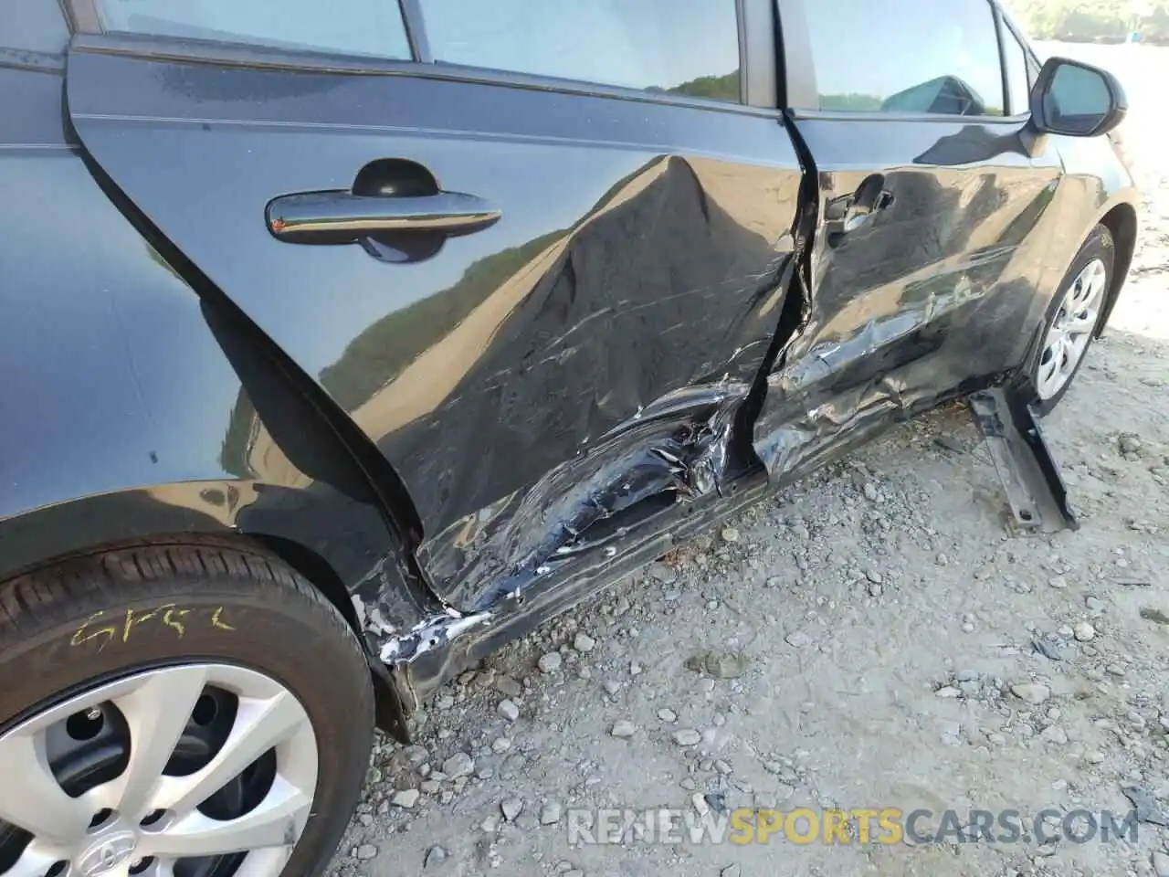 9 Photograph of a damaged car 5YFEPRAE8LP069142 TOYOTA COROLLA 2020