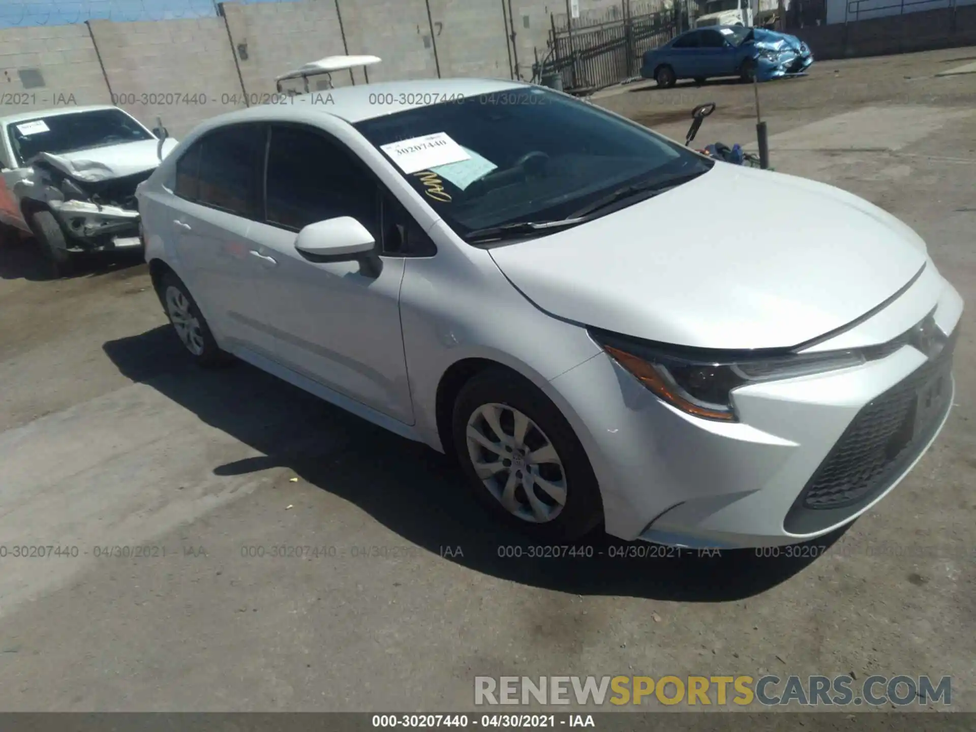 1 Photograph of a damaged car 5YFEPRAE8LP069495 TOYOTA COROLLA 2020