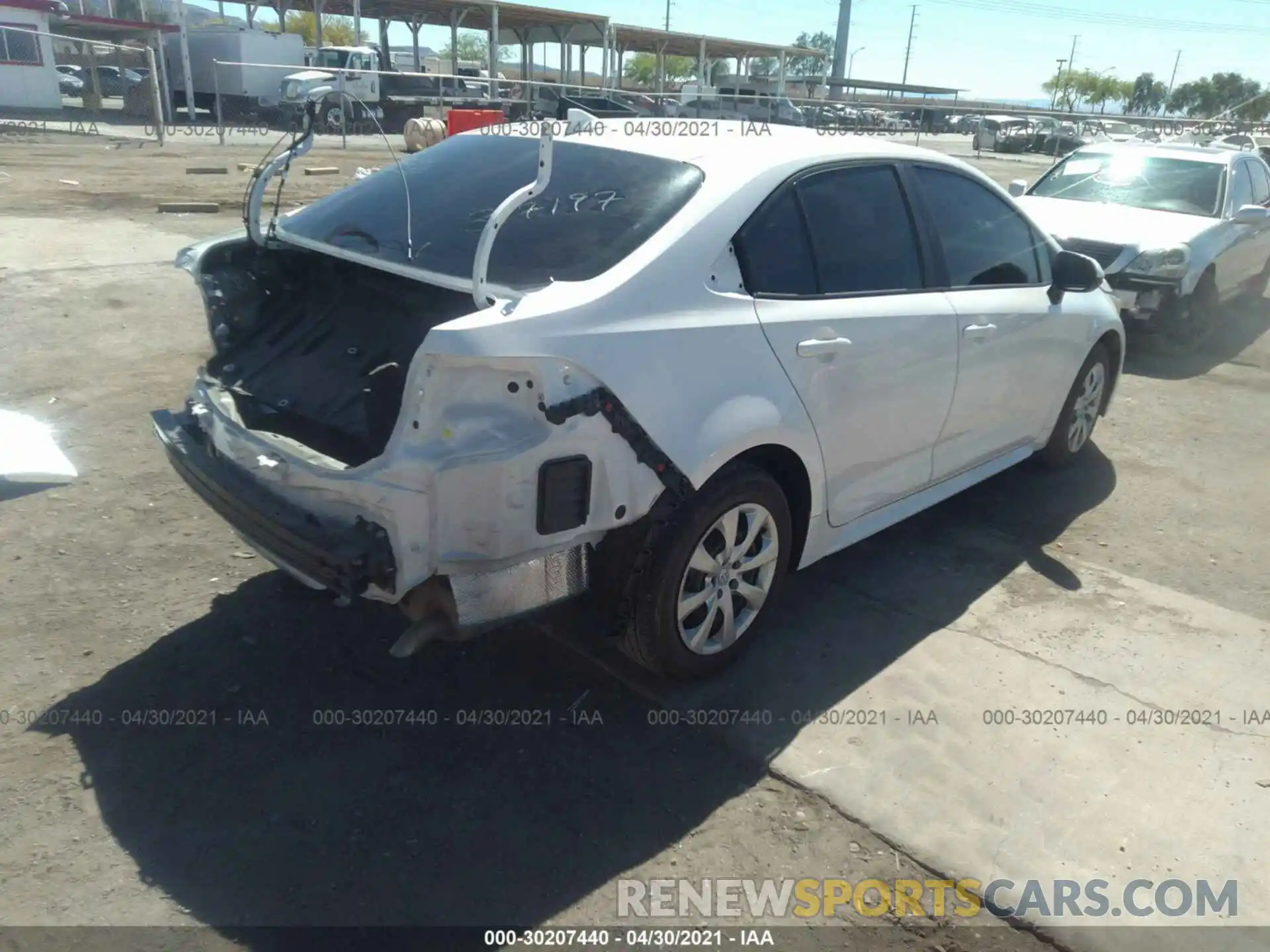 4 Photograph of a damaged car 5YFEPRAE8LP069495 TOYOTA COROLLA 2020